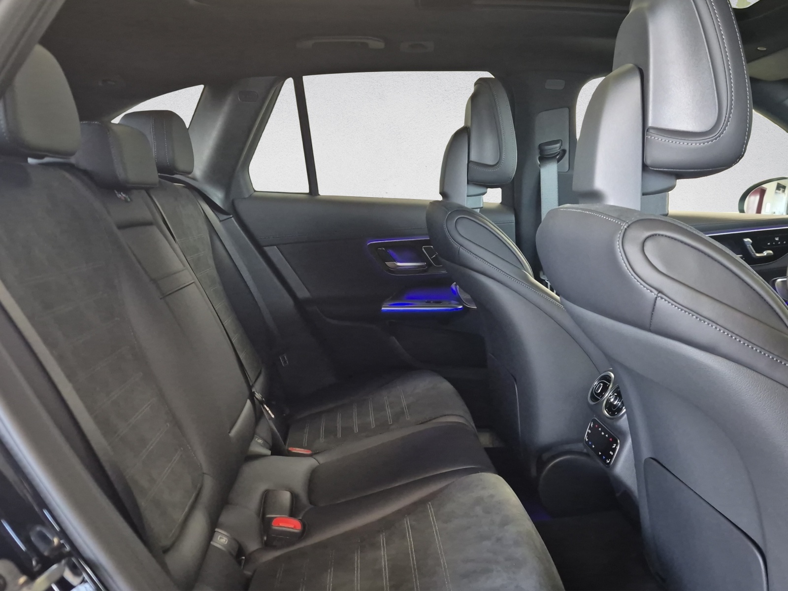 MERCEDES-BENZ GLC 300 de AMG Line 4Matic EQ Star-image-9