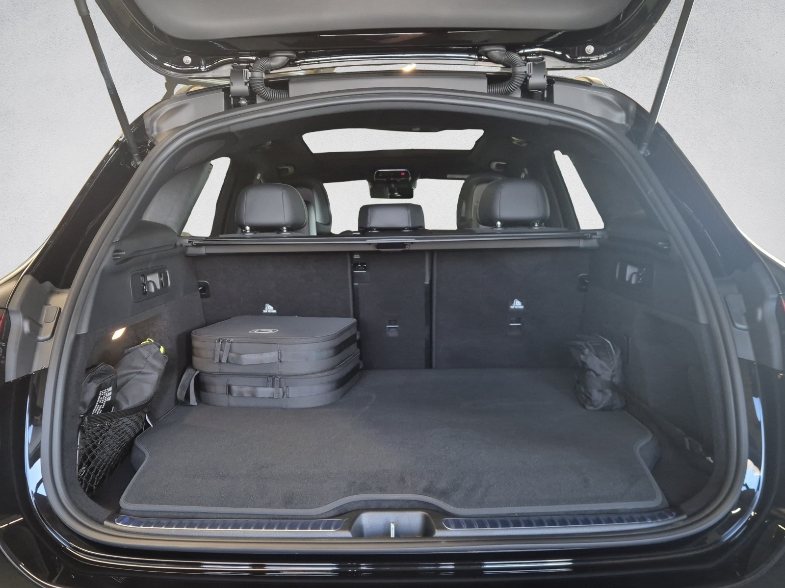 MERCEDES-BENZ GLC 300 de AMG Line 4Matic EQ Star-image-6