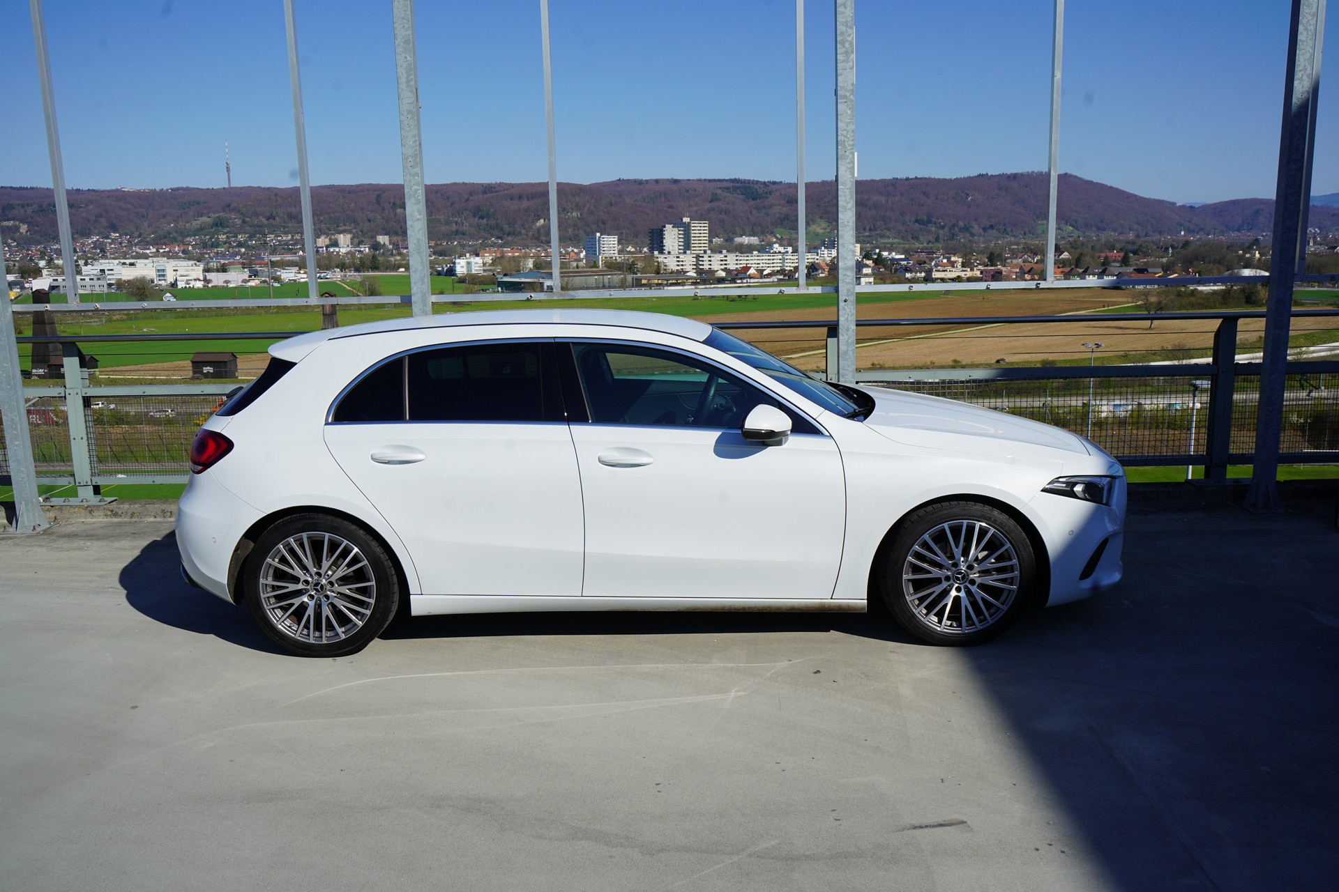 MERCEDES-BENZ A 180 PROGRESSIVE 7G-DCT l 136 PS-image-4