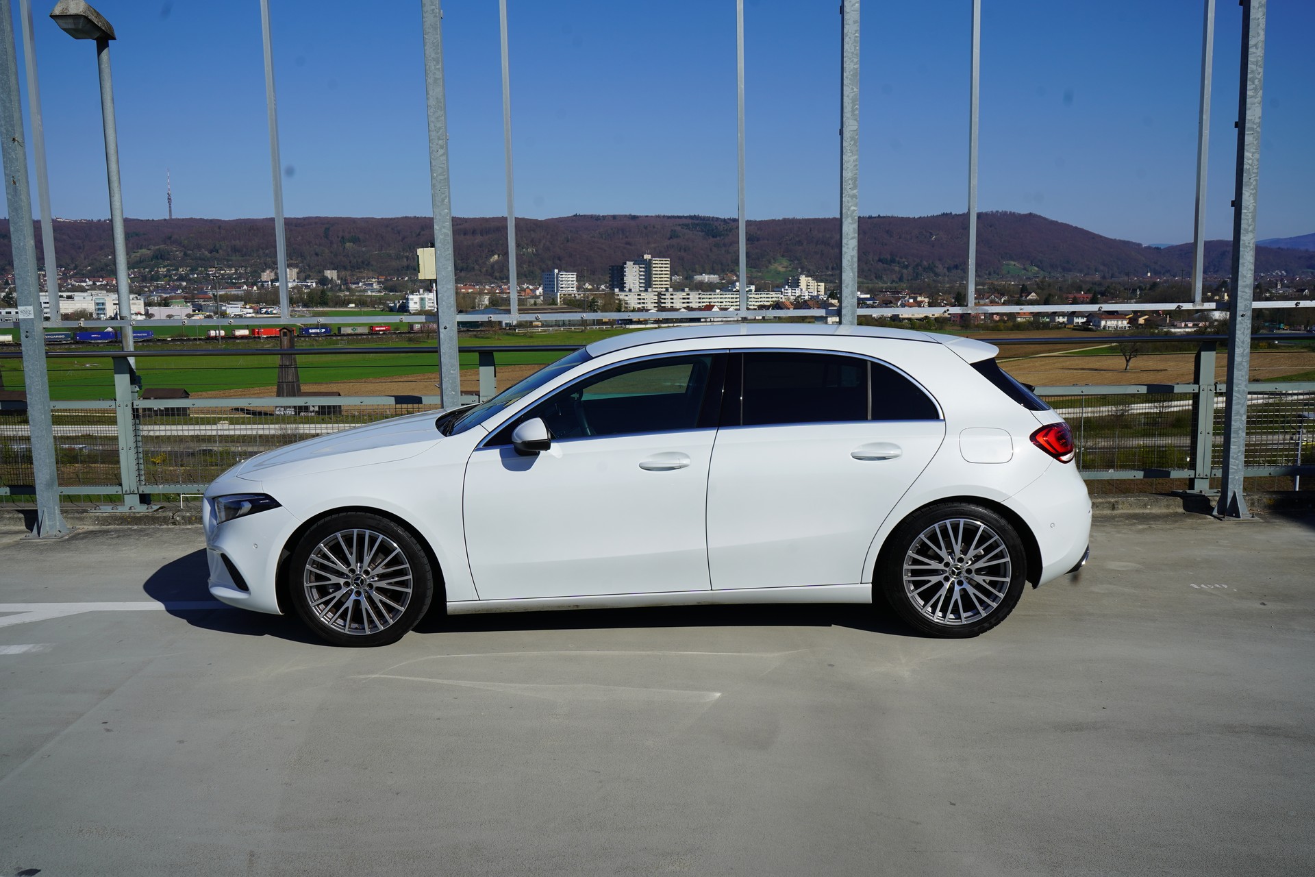 MERCEDES-BENZ A 180 PROGRESSIVE 7G-DCT l 136 PS-image-5