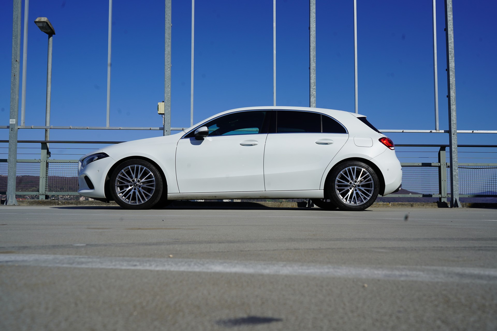 MERCEDES-BENZ A 180 PROGRESSIVE 7G-DCT l 136 PS-image-1