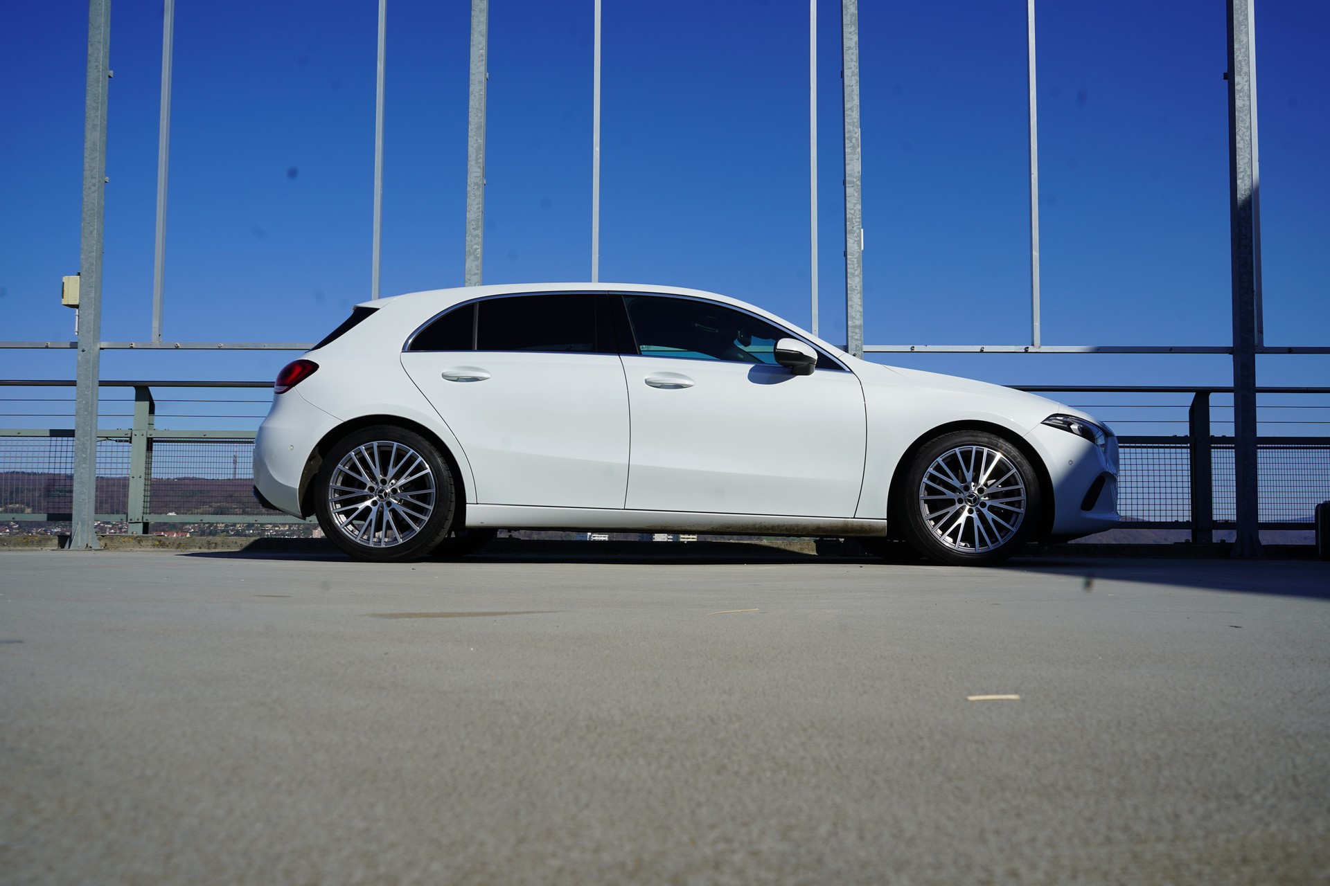 MERCEDES-BENZ A 180 PROGRESSIVE 7G-DCT l 136 PS-image-2