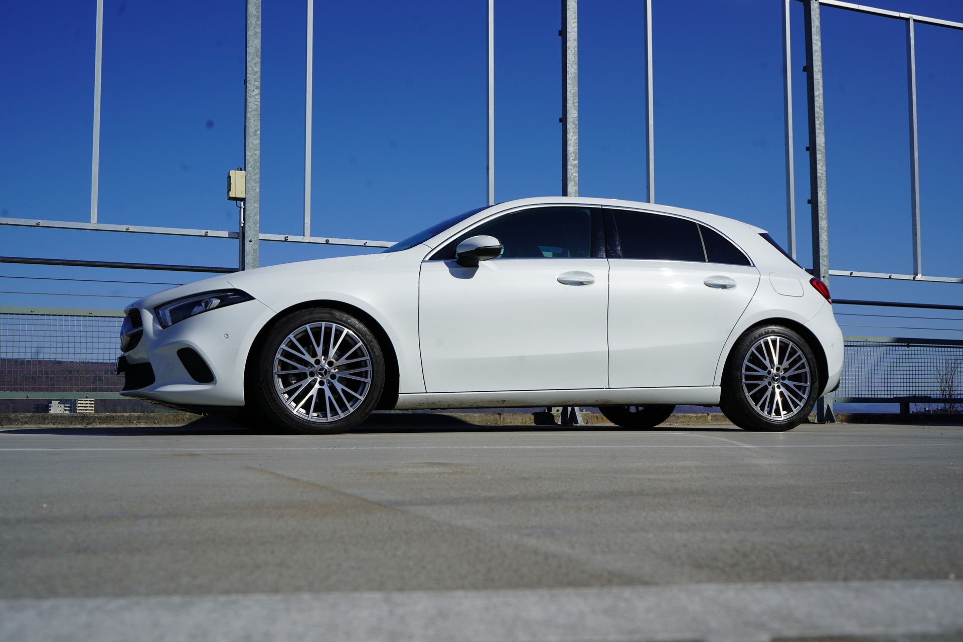 MERCEDES-BENZ A 180 PROGRESSIVE 7G-DCT l 136 PS-image-9