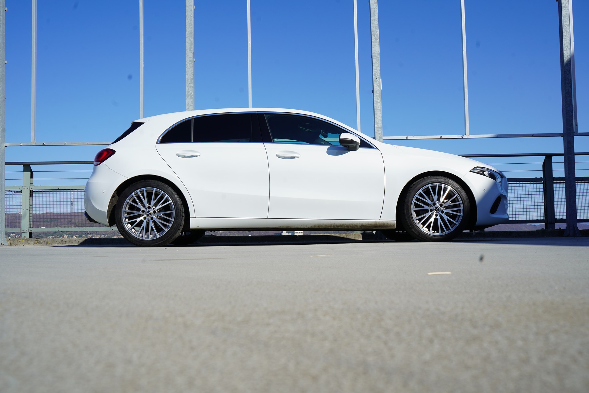 MERCEDES-BENZ A 180 PROGRESSIVE 7G-DCT l 136 PS