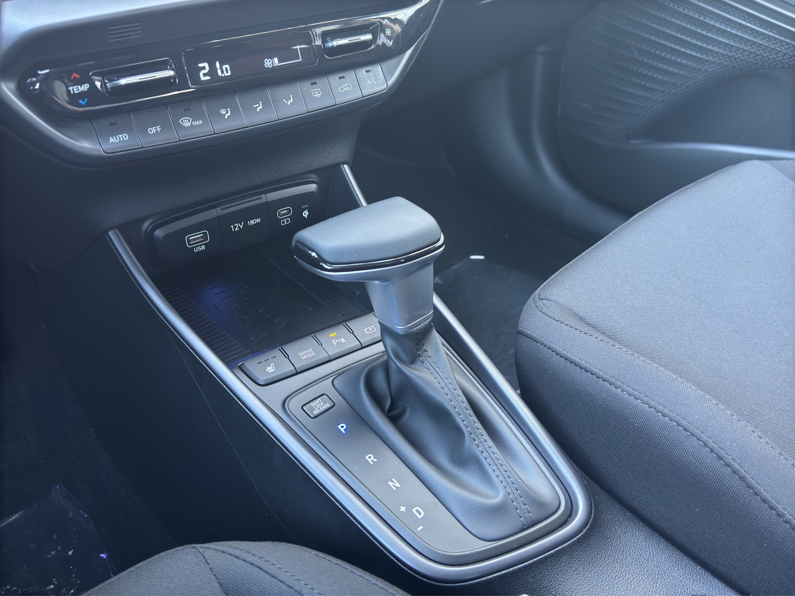 HYUNDAI i20 1.0 T-GDi Vertex-image-8