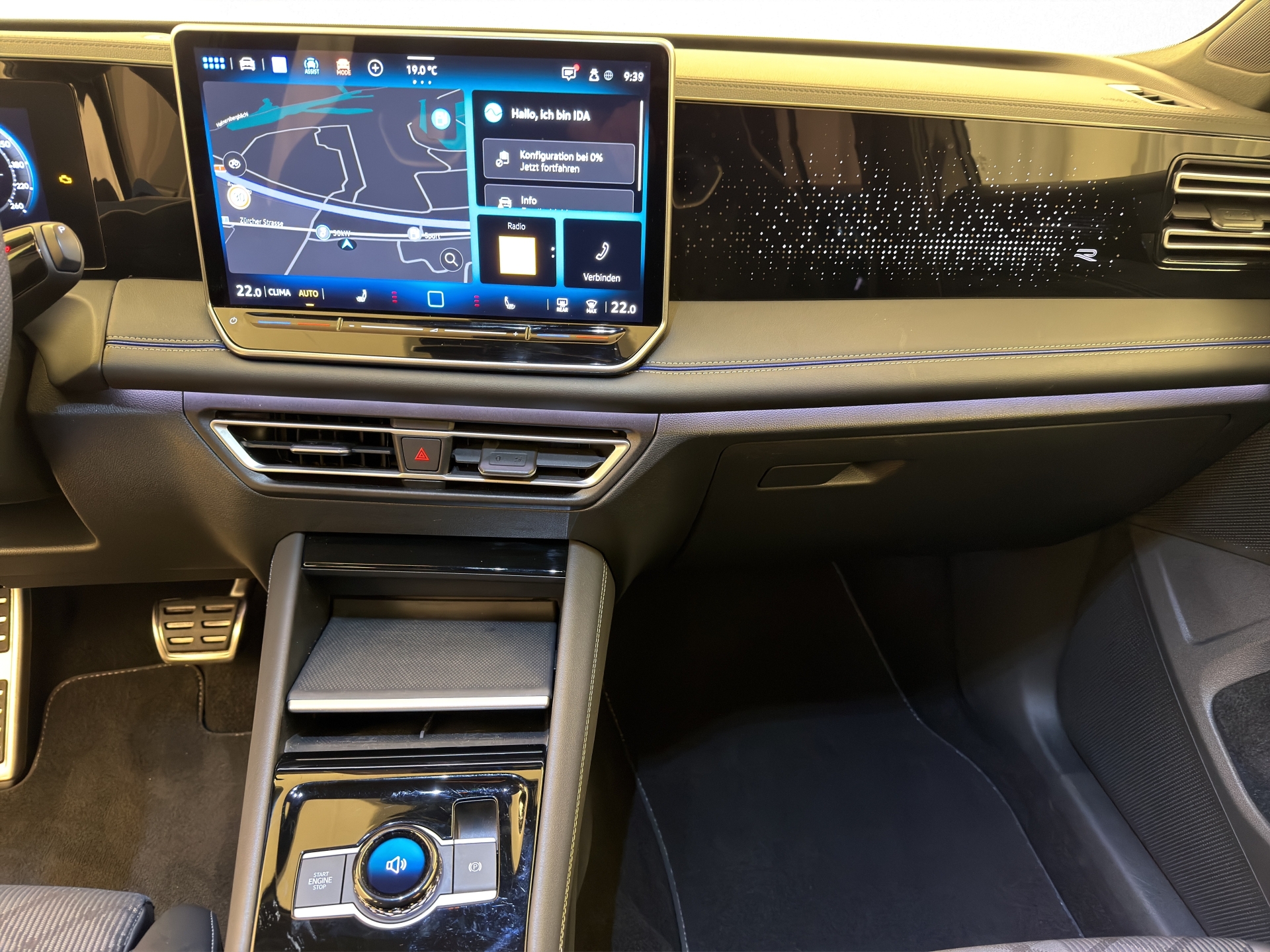 VW Tiguan 2.0 TSI R-Line Black Style DSG 4Motion-image-7