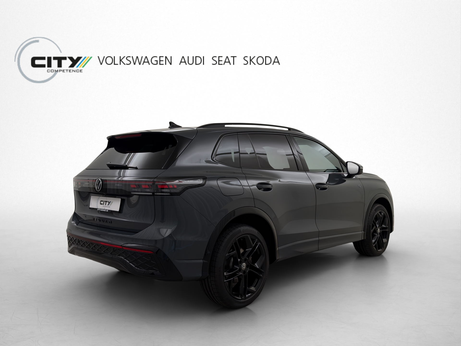 VW Tiguan 2.0 TSI R-Line Black Style DSG 4Motion-image-2