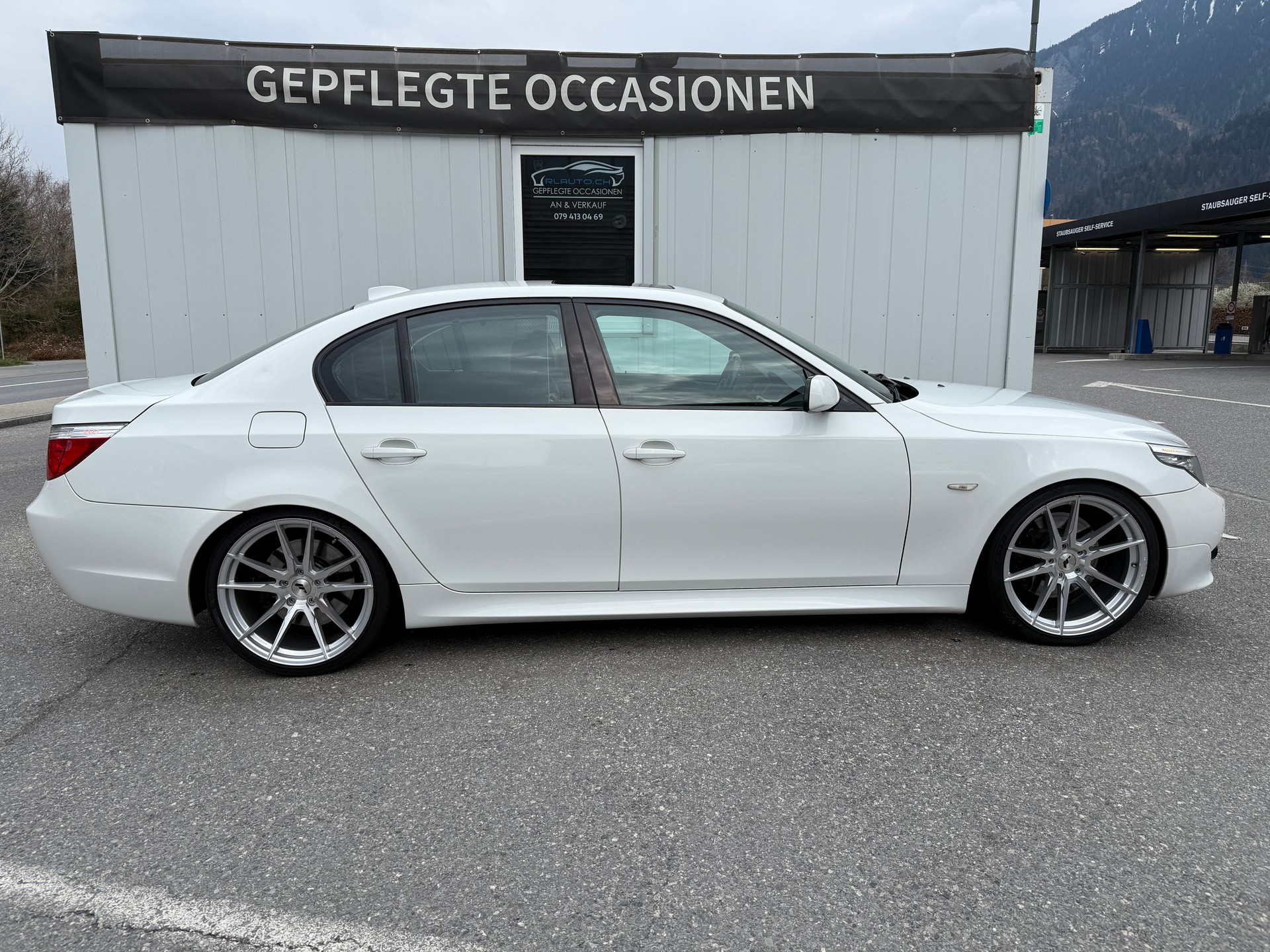 BMW 530i M EDITION * AB PLATZ* EXPORT* 21 ZOLL JR*KW-FAHRWERK*FMS ENDTOPF*HANDSCHALTER*-image-2