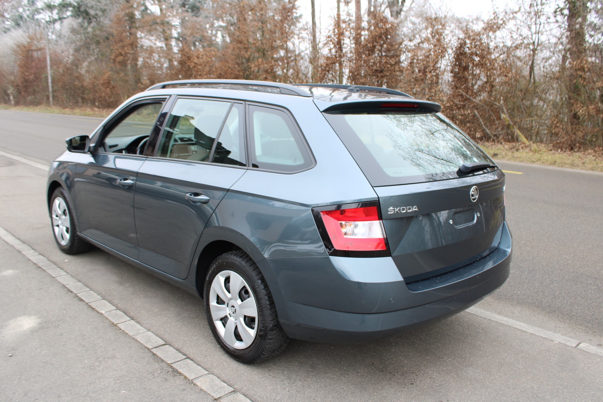 SKODA Fabia 1.2 TSI Ambition DSG-image-1