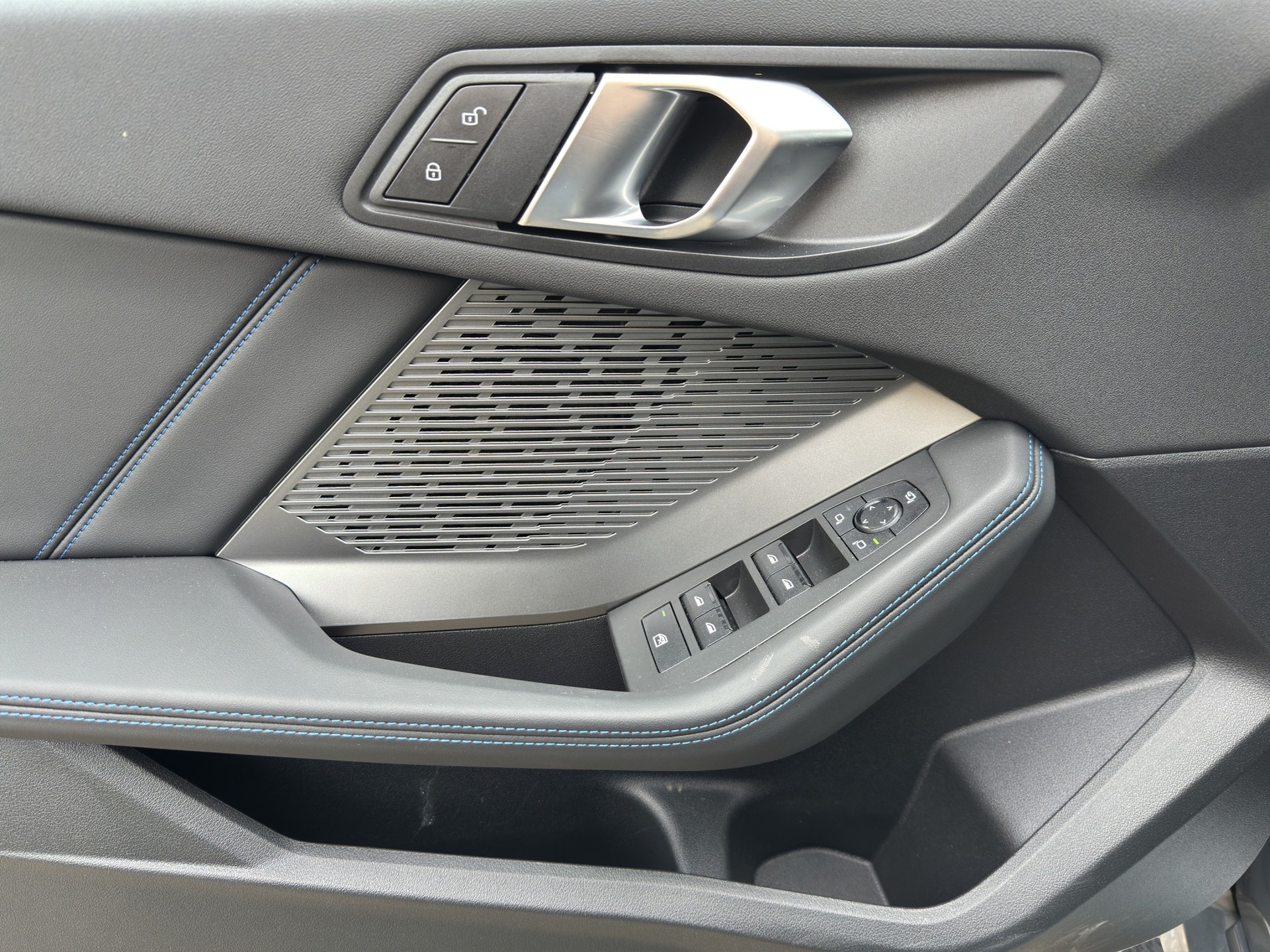 BMW 120 M Sport Steptronic-image-8