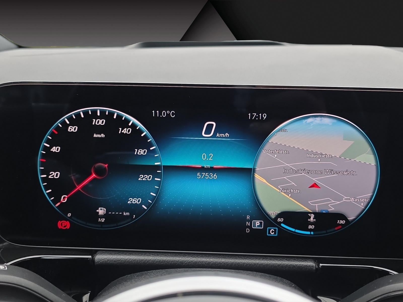 MERCEDES-BENZ GLA 250 4Matic Progressive 8G-DCT-image-7