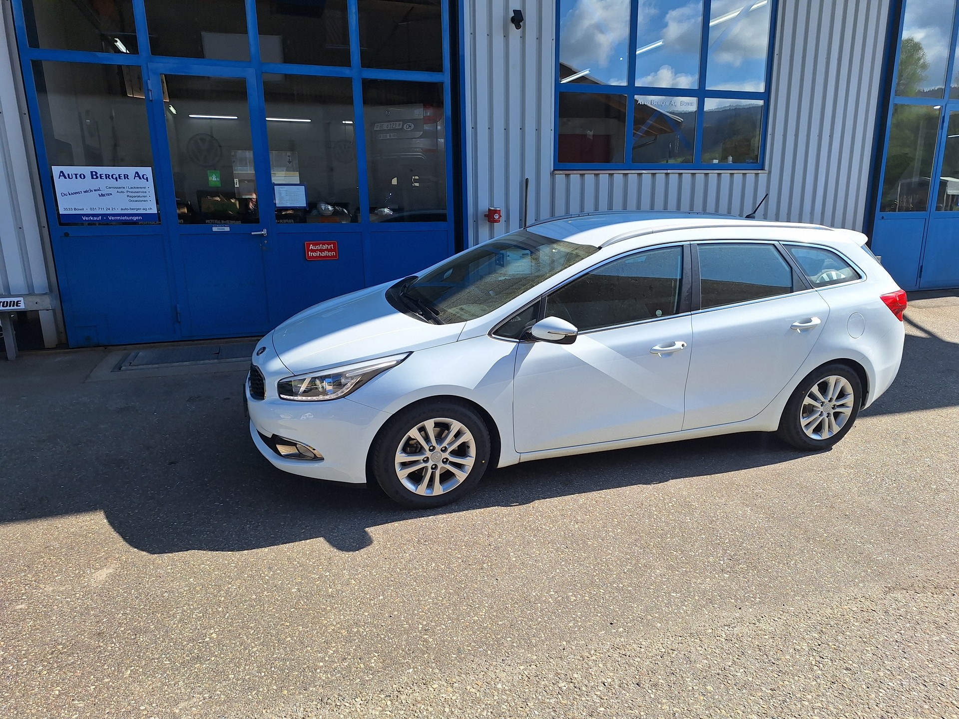 KIA Cee'd Sportswagon 1.6 GDi Trend DCT-image-0