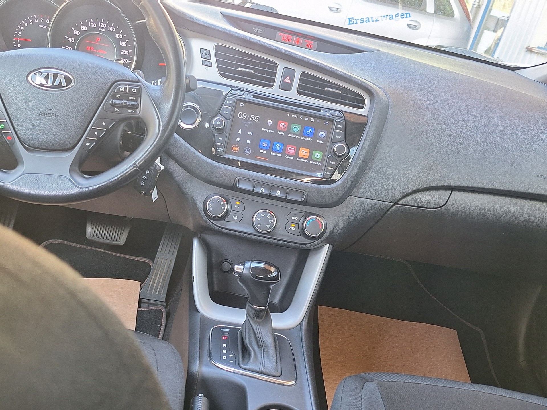 KIA Cee'd Sportswagon 1.6 GDi Trend DCT-image-3