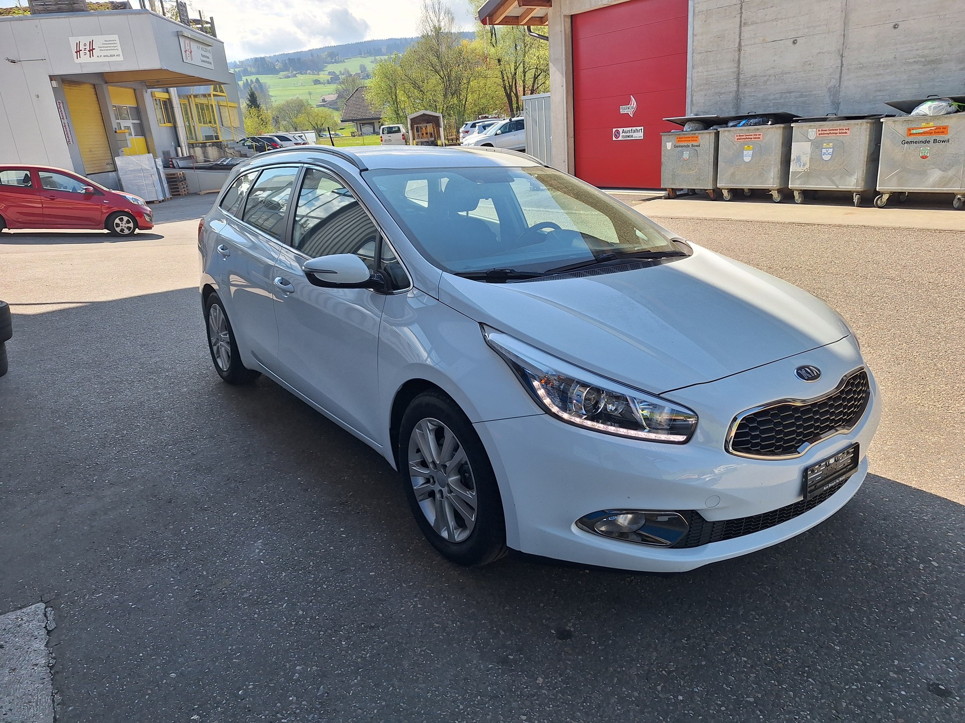 KIA Cee'd Sportswagon 1.6 GDi Trend DCT-image-2
