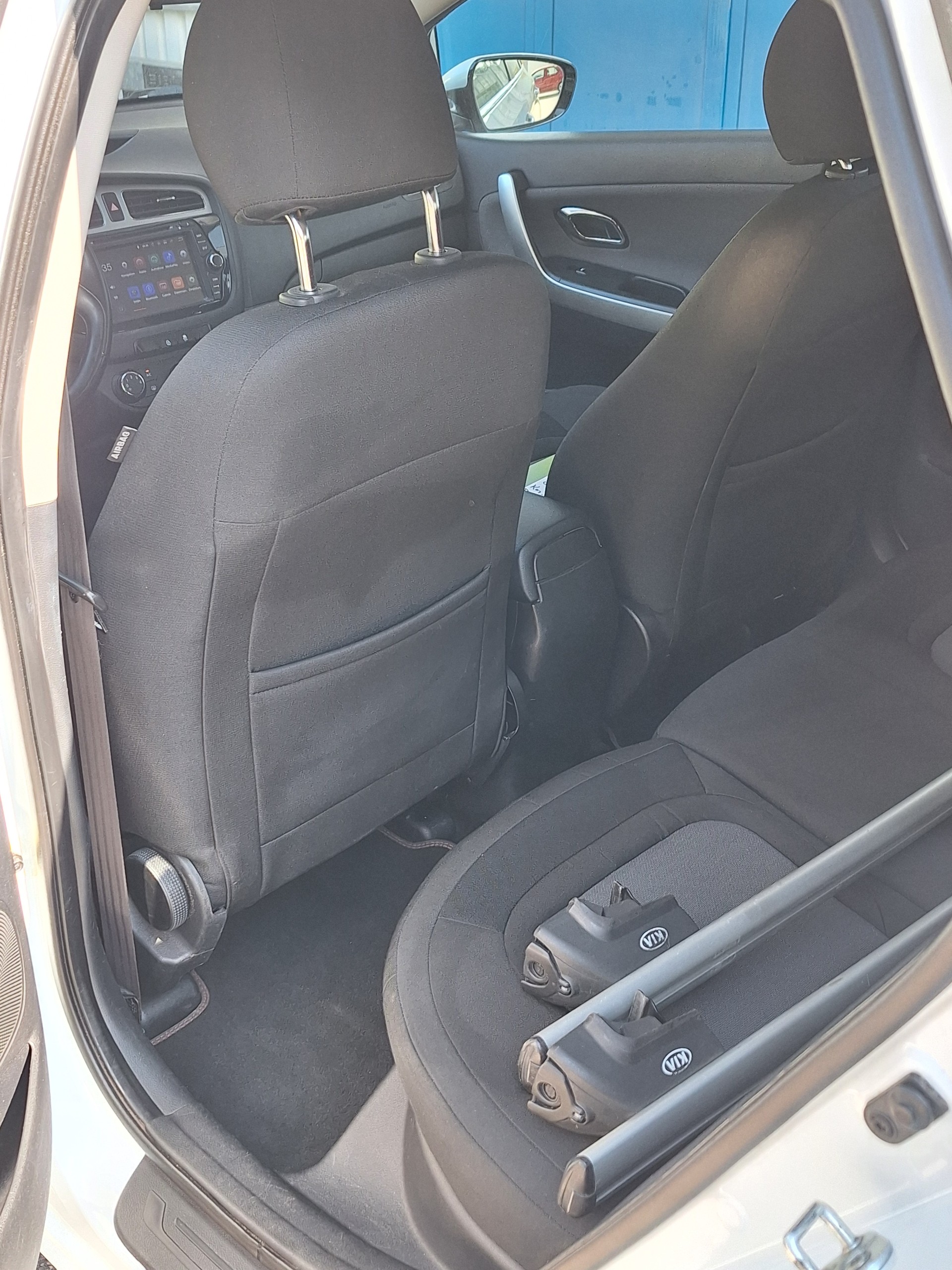 KIA Cee'd Sportswagon 1.6 GDi Trend DCT-image-4