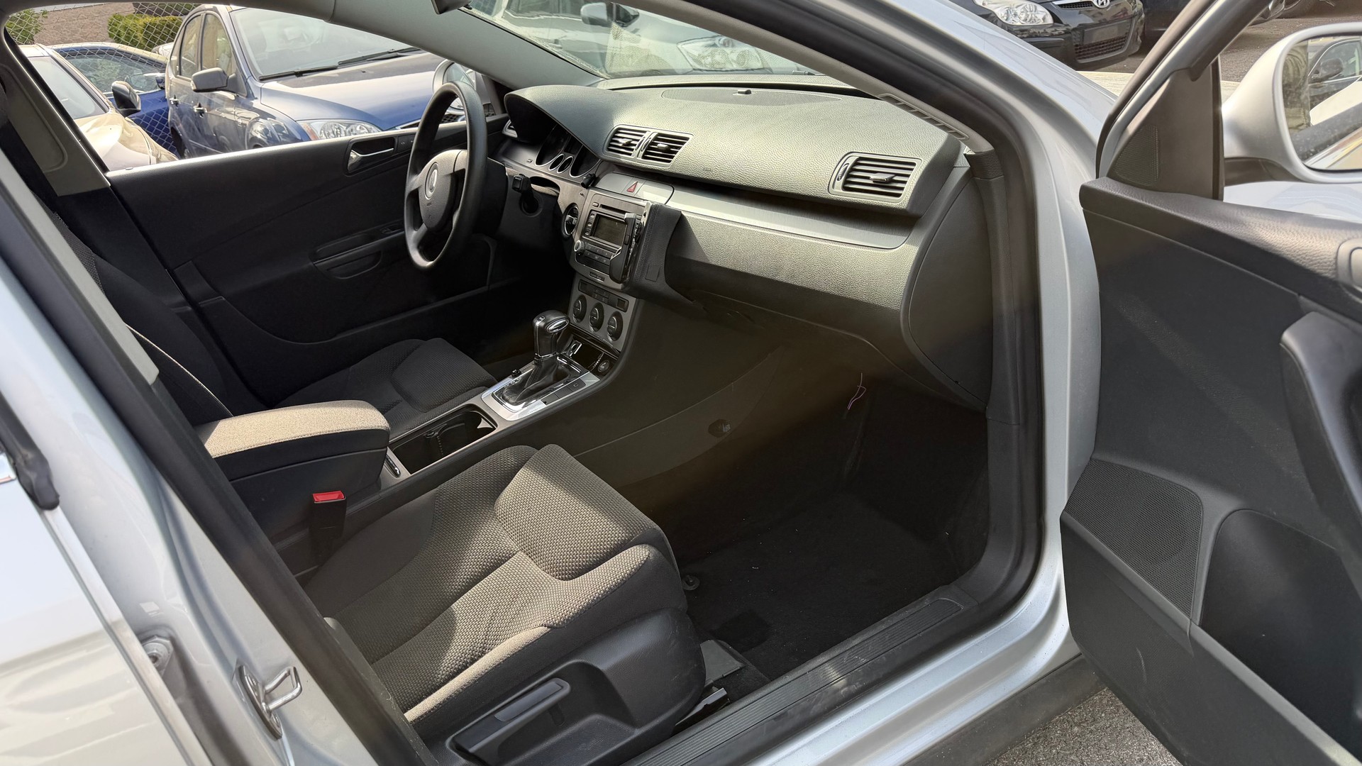 VW Passat 3.2 V6 FSI Comfortline 4Motion-image-4
