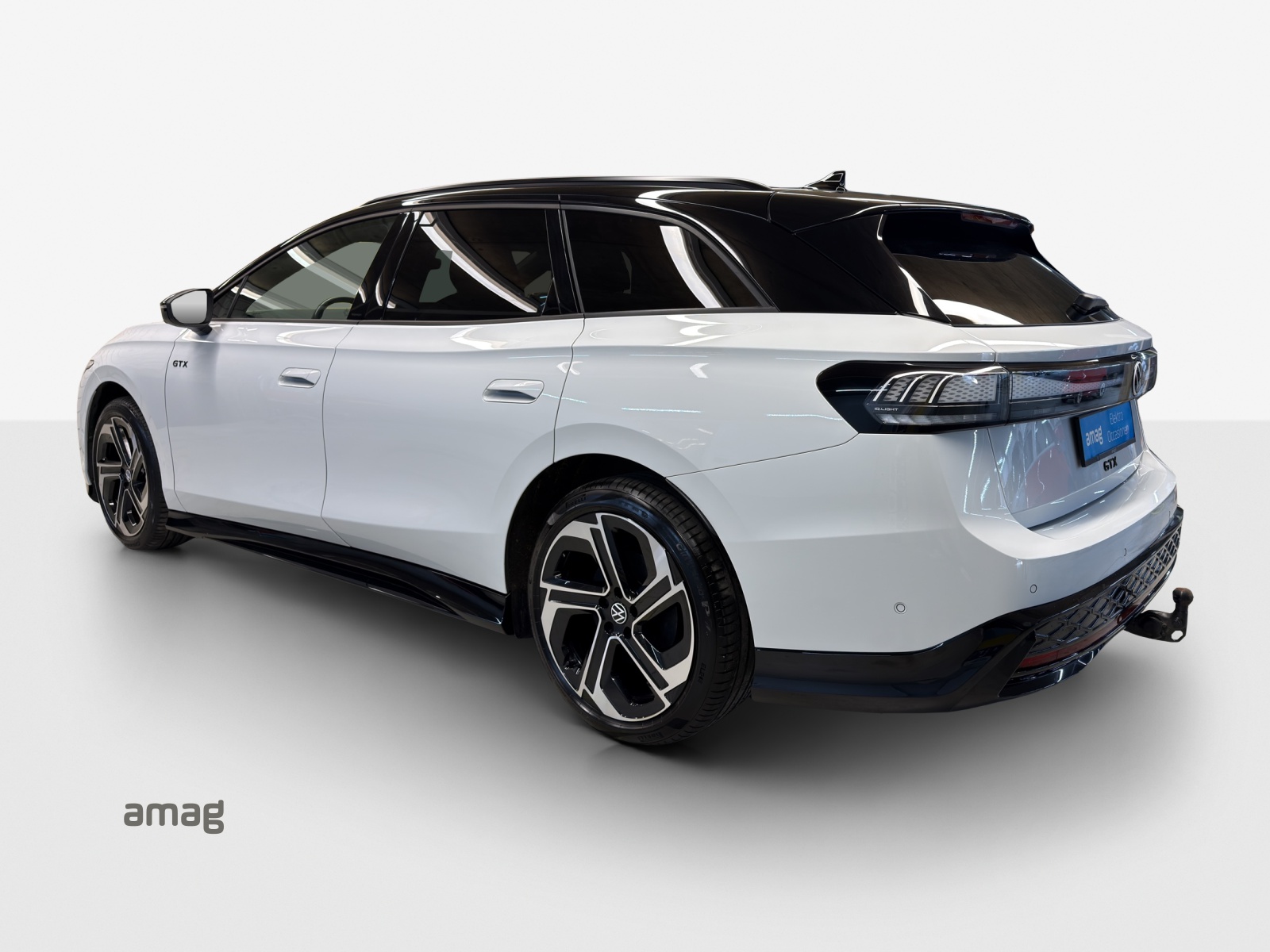VW ID.7 Tourer GTX 86 kWh GTX United 4 Motion-image-2