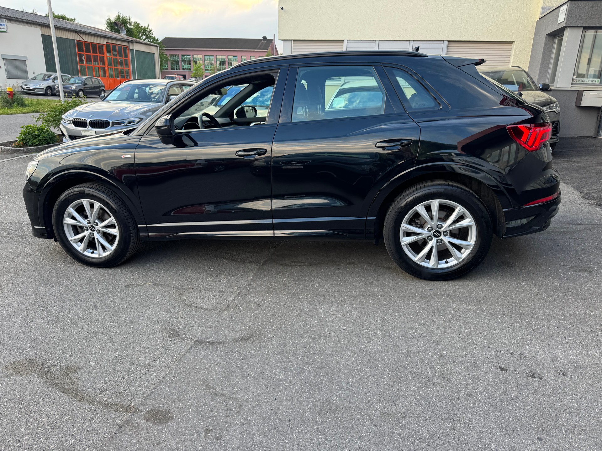 AUDI Q3 35 TDI S line Attraction quattro S-tronic-image-7