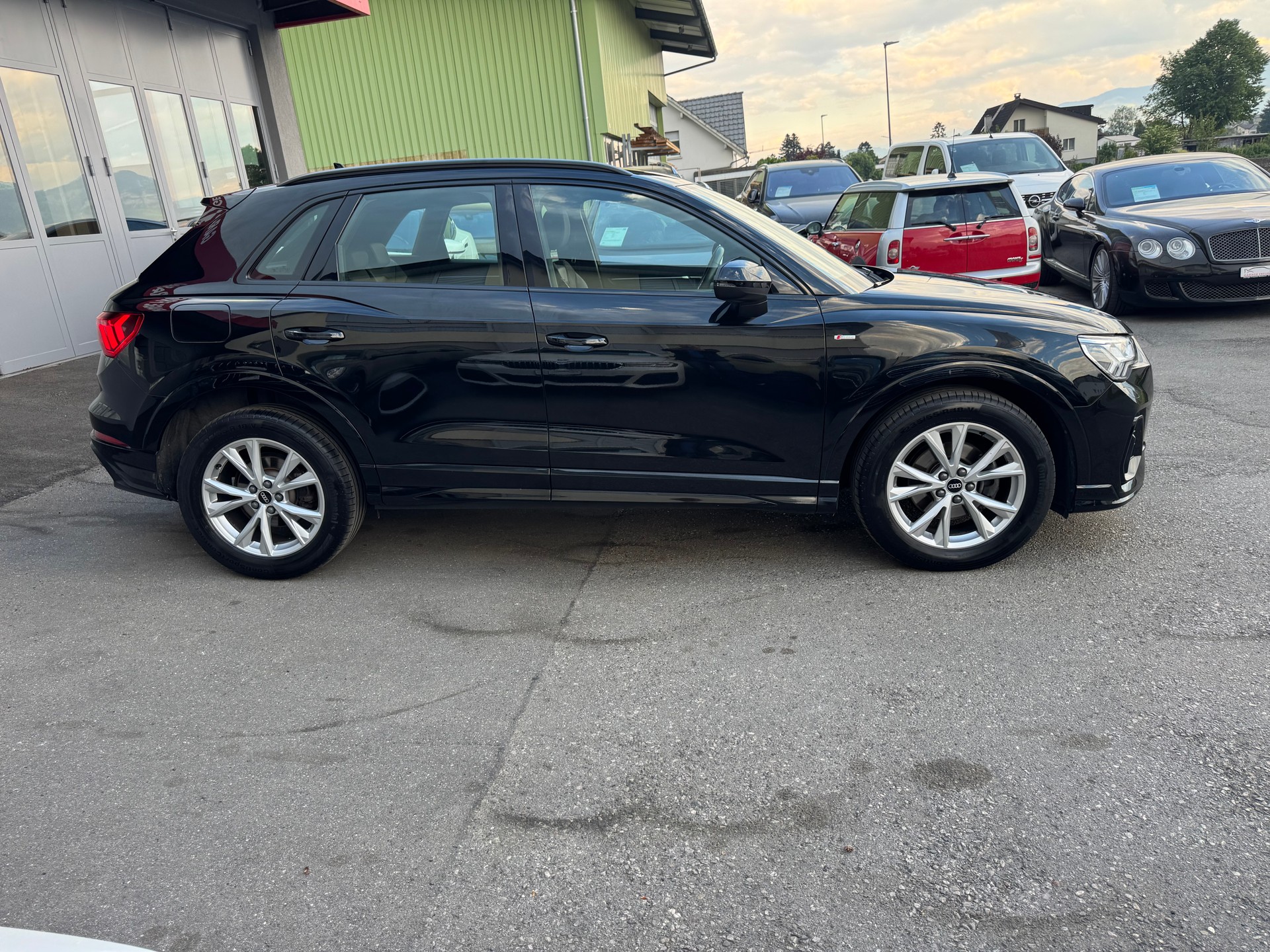 AUDI Q3 35 TDI S line Attraction quattro S-tronic-image-12