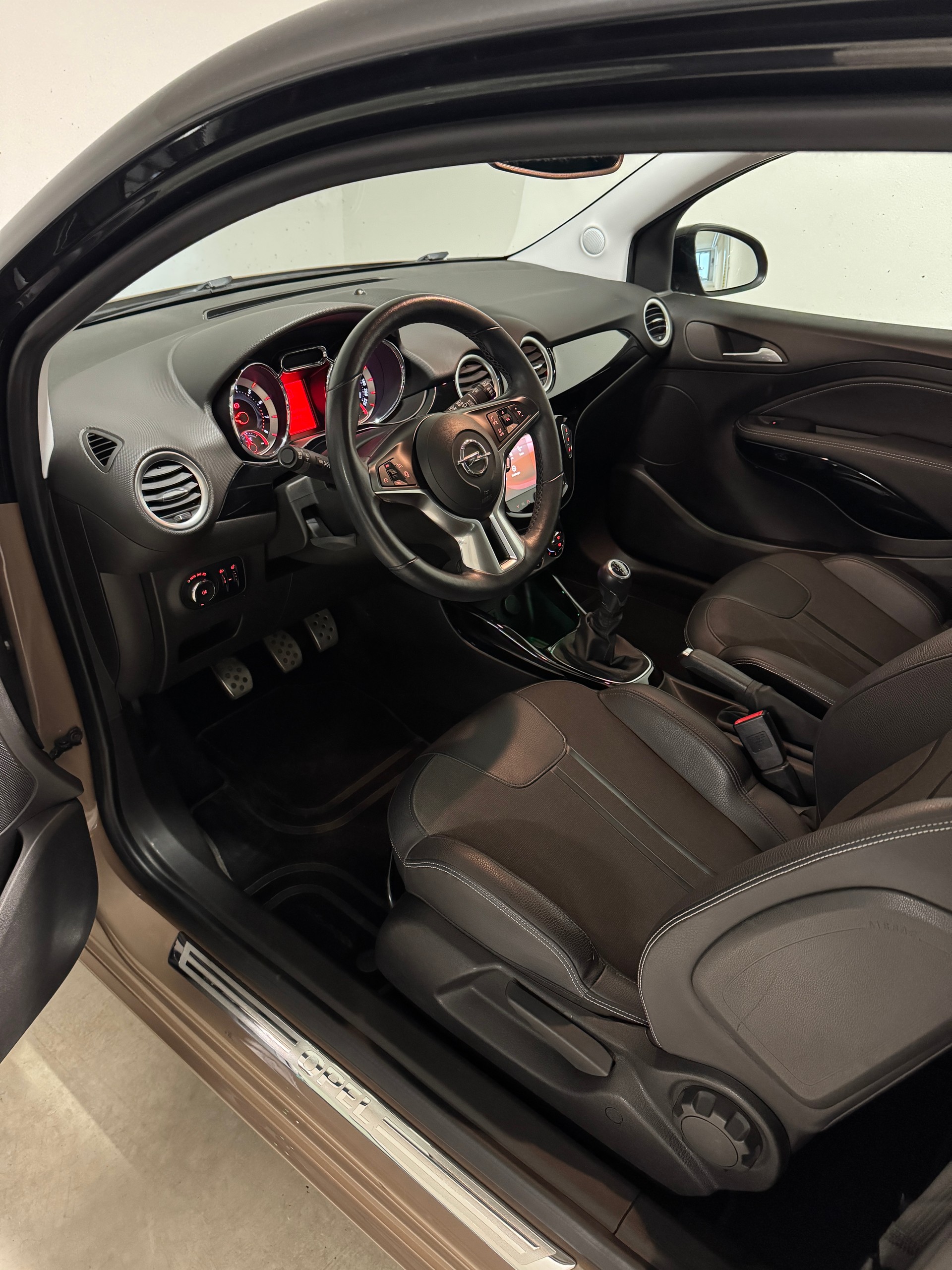 OPEL Adam 1.0 ecoFLEX Turbo SLAM *Chocolate Brown*-image-6