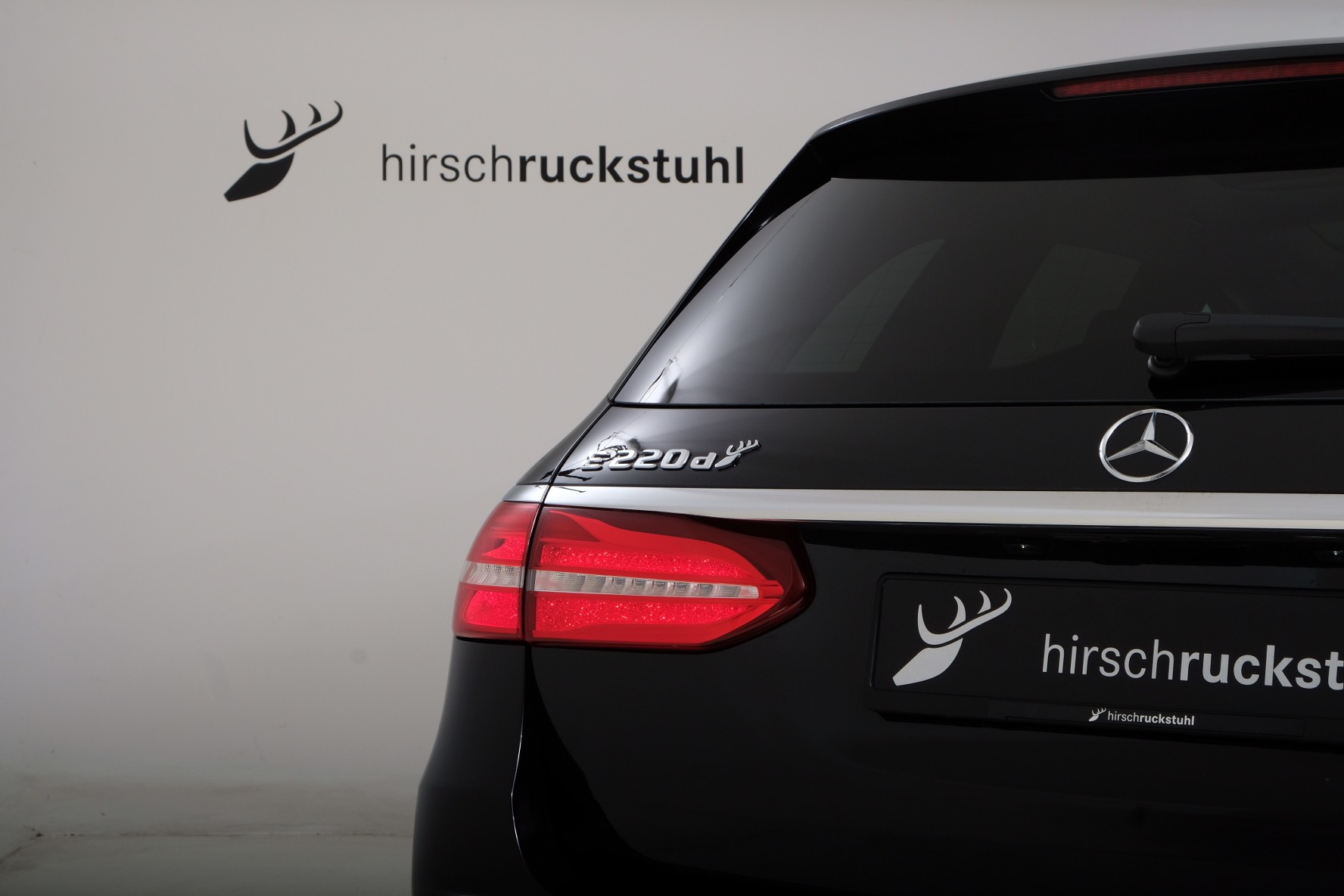 MERCEDES-BENZ E 220 d 4Matic 9G-Tronic-image-3