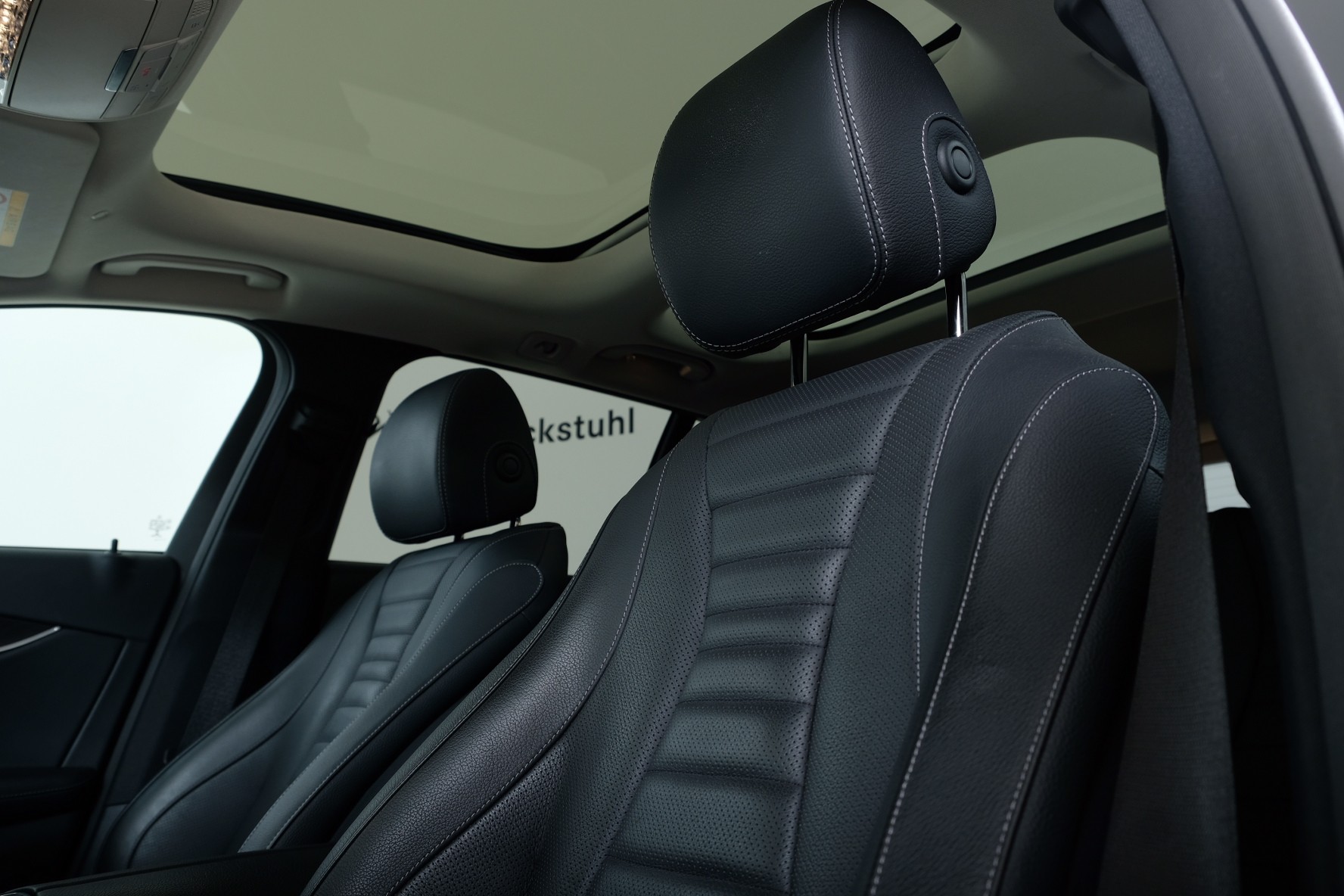 MERCEDES-BENZ E 220 d 4Matic 9G-Tronic-image-7