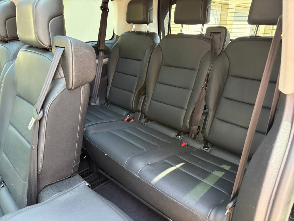 PEUGEOT Traveller Standard 2.0 BlueHDi 180 Allure S/S-image-11