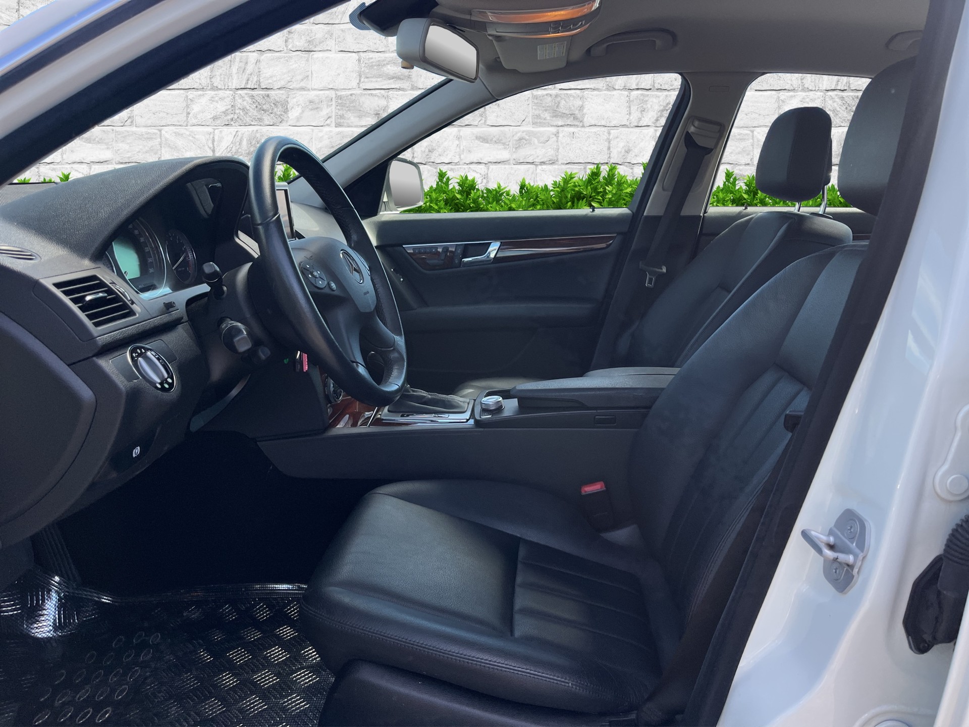 MERCEDES-BENZ C 300 (280) Elégance 4Matic 7G-Tronic-image-10