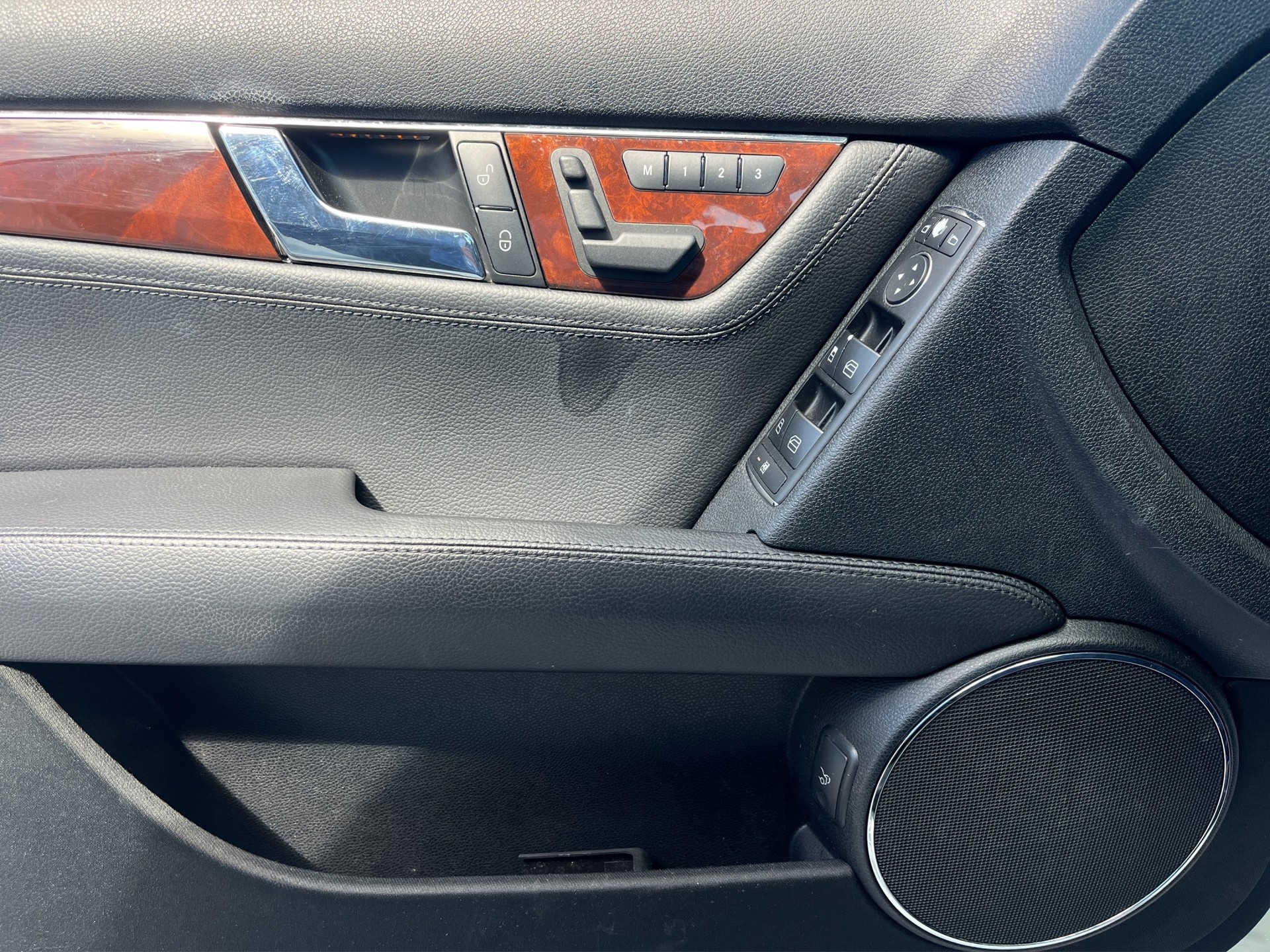 MERCEDES-BENZ C 300 (280) Elégance 4Matic 7G-Tronic-image-13