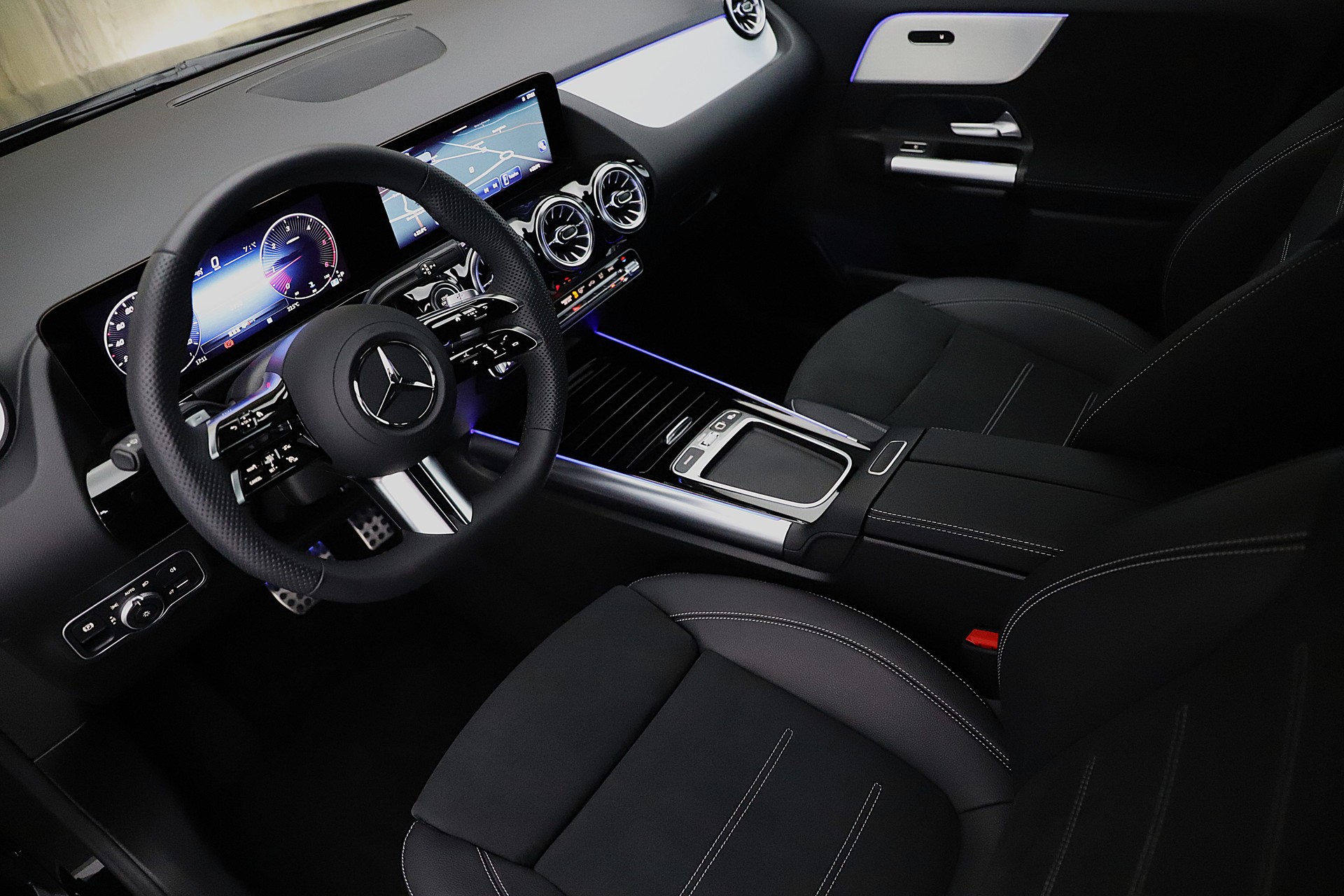 MERCEDES-BENZ GLA 200d 8G-DCT AMG Advance Plus und Night Paket-image-4