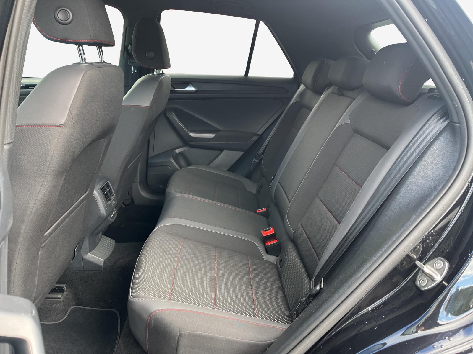 VW T-Roc 1.5 TSI EVO Sport DSG-image-11