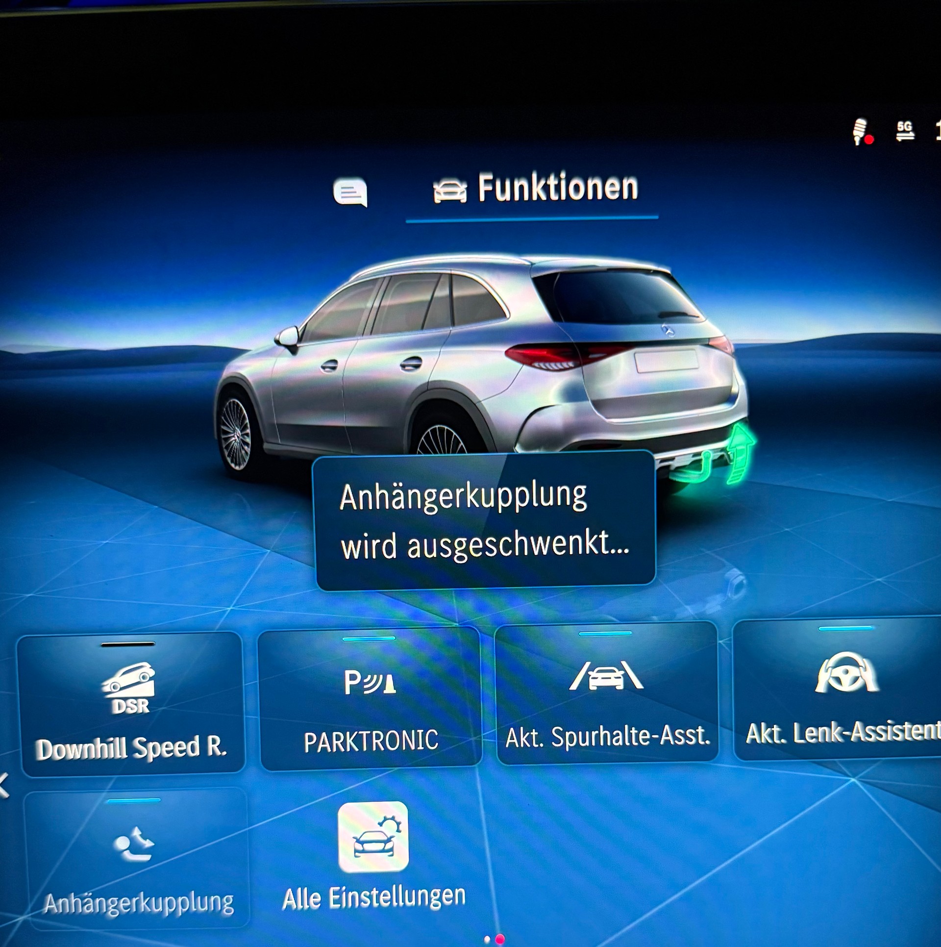 MERCEDES-BENZ GLC 220 d AMG Line 4Matic 9G-Tronic-image-19