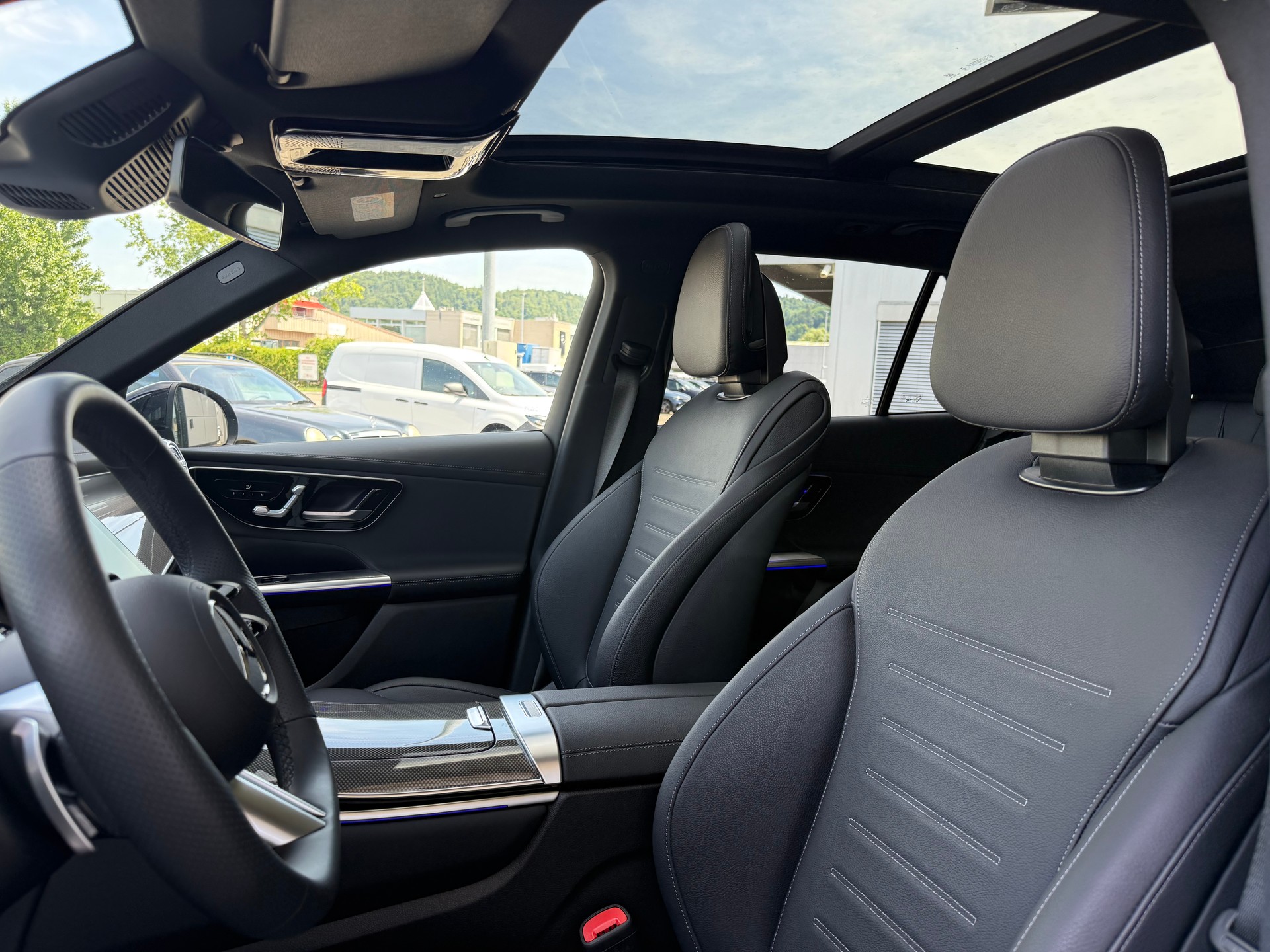 MERCEDES-BENZ GLC 220 d AMG Line 4Matic 9G-Tronic-image-4