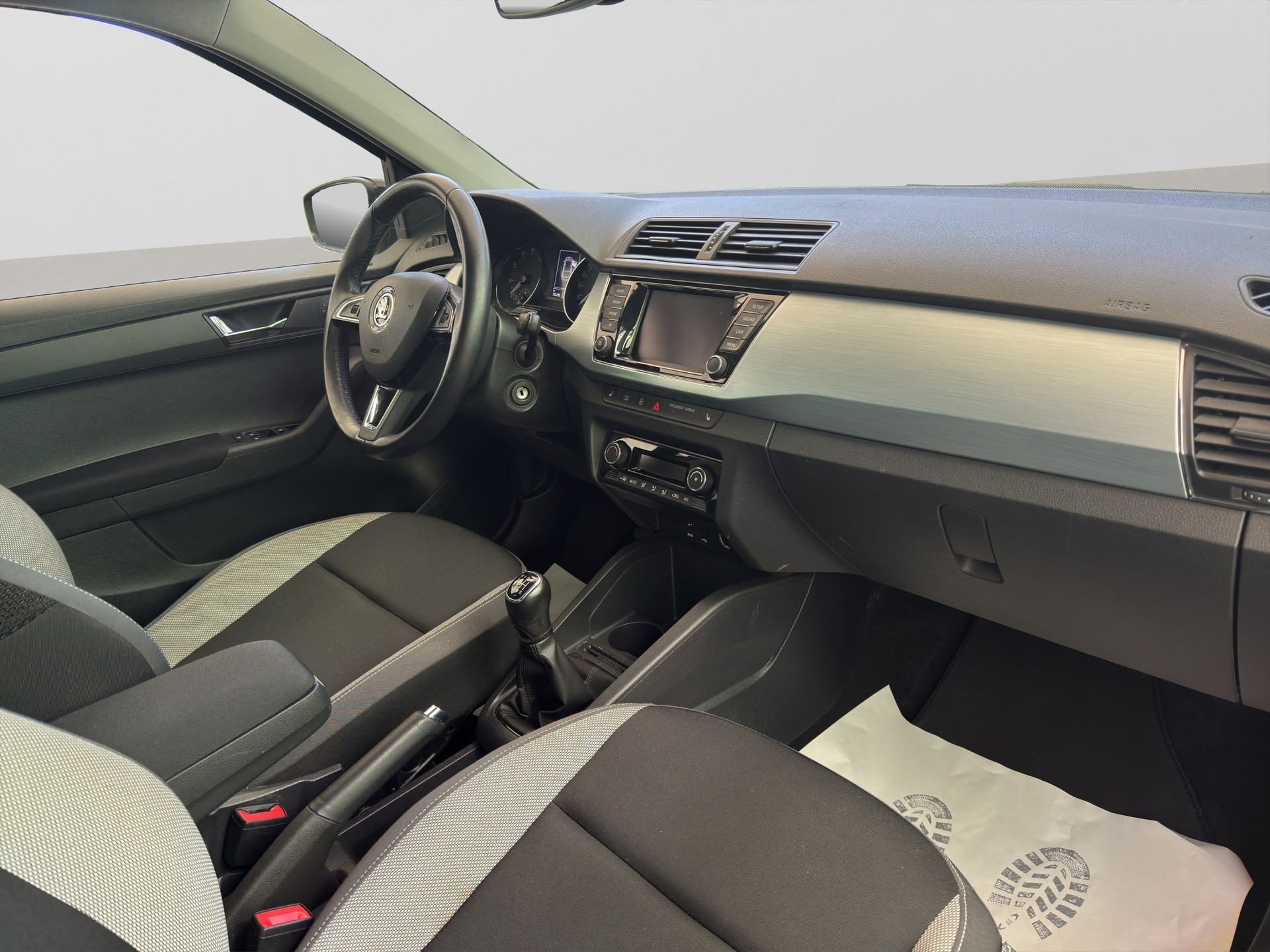 SKODA Fabia 1.0 TSI Ambition-image-12