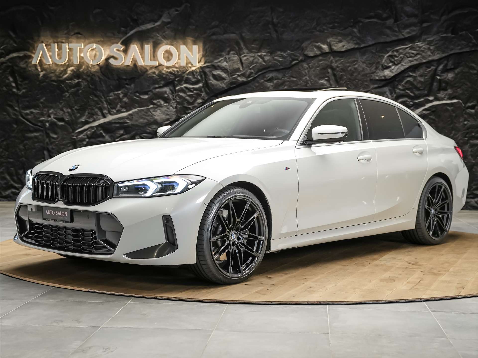 BMW 330i xDrive Steptronic M Sport *Facelift*20 Zoll*Panorama*Head-Up*-image-0