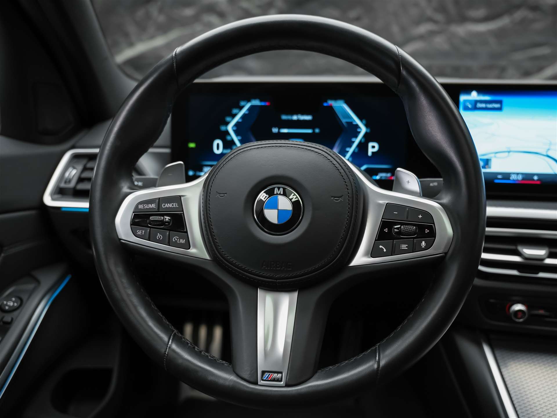 BMW 330i xDrive Steptronic M Sport *20 Zoll*Panorama*Head-Up*-image-19
