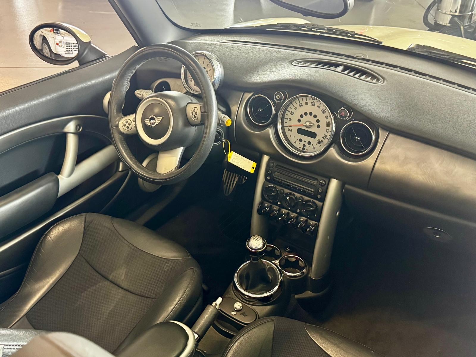 MINI Cooper S Cabriolet-image-1