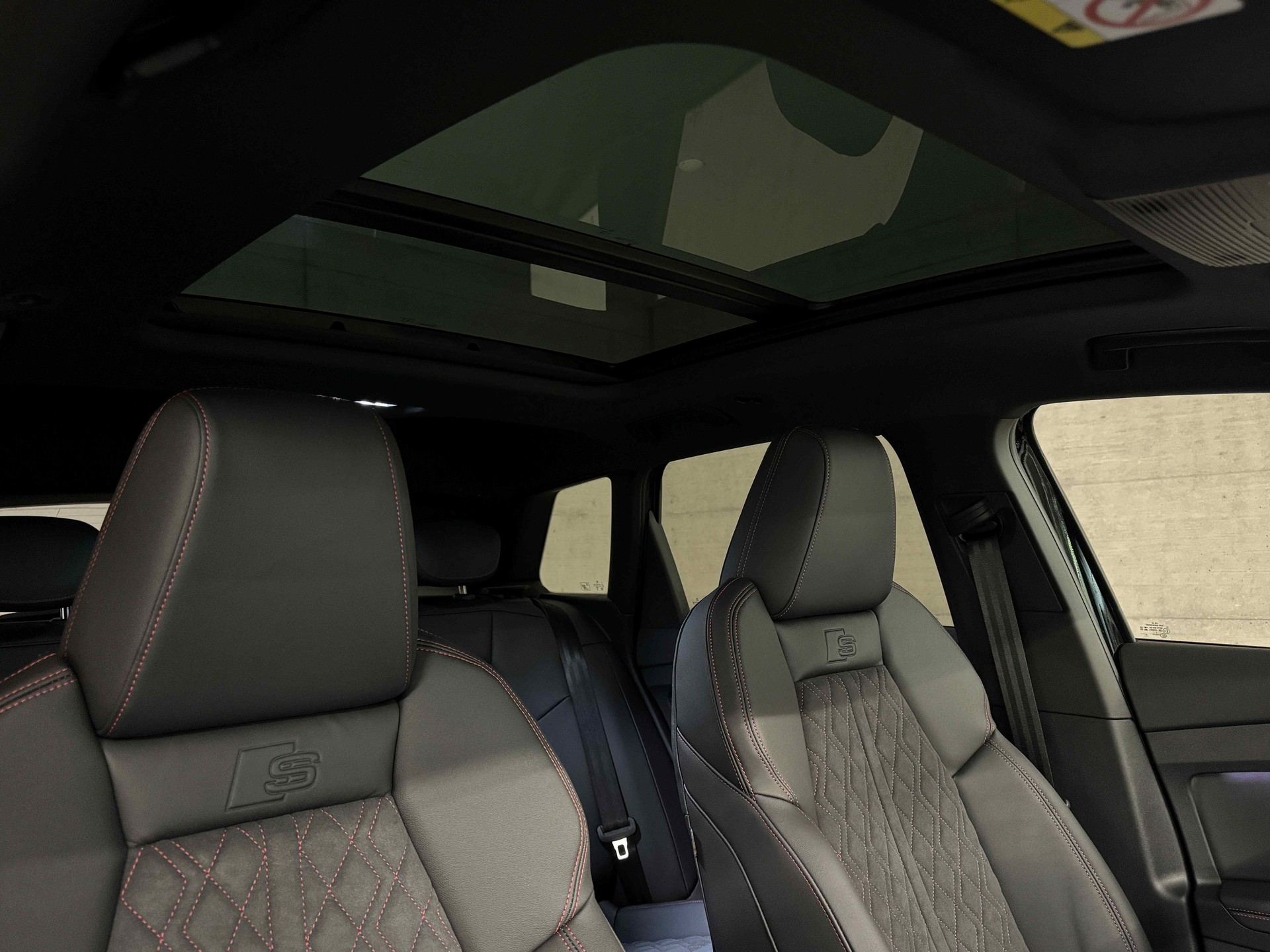 AUDI Q4 e-tron 45 Edition Swiss Ski quattro-image-15