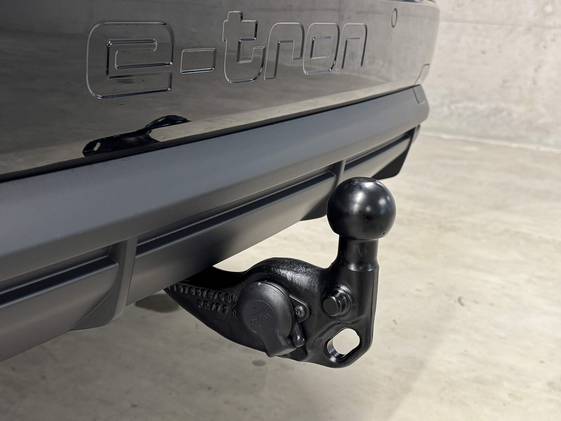 AUDI Q4 e-tron 45 Edition Swiss Ski quattro-image-7