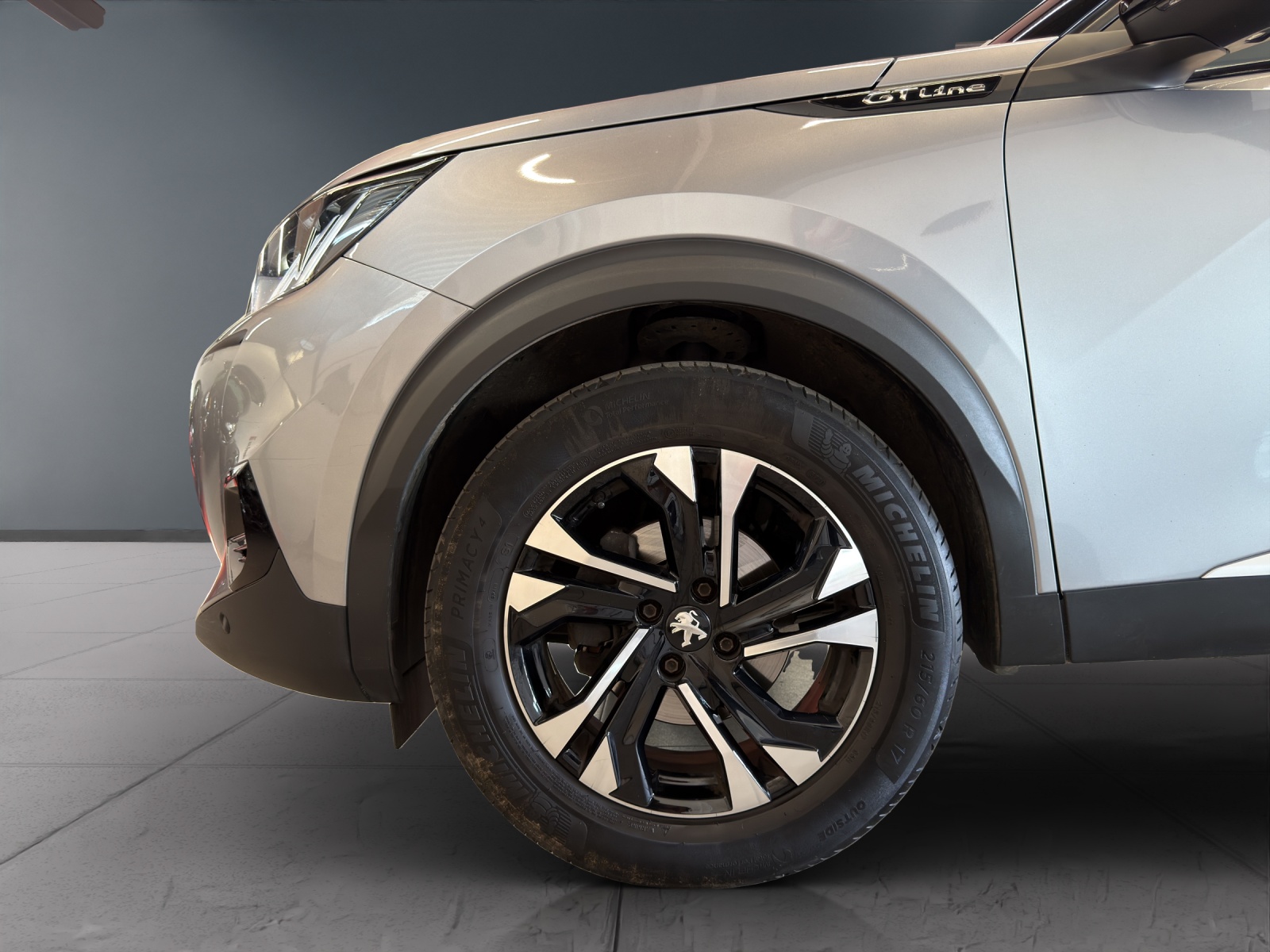 PEUGEOT 2008 1.2 PureTech GT Line-image-10