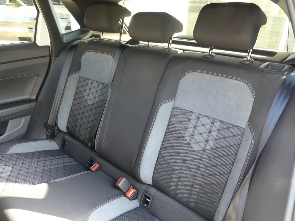 VW Polo 1.0 TSI R-Line DSG-image-11