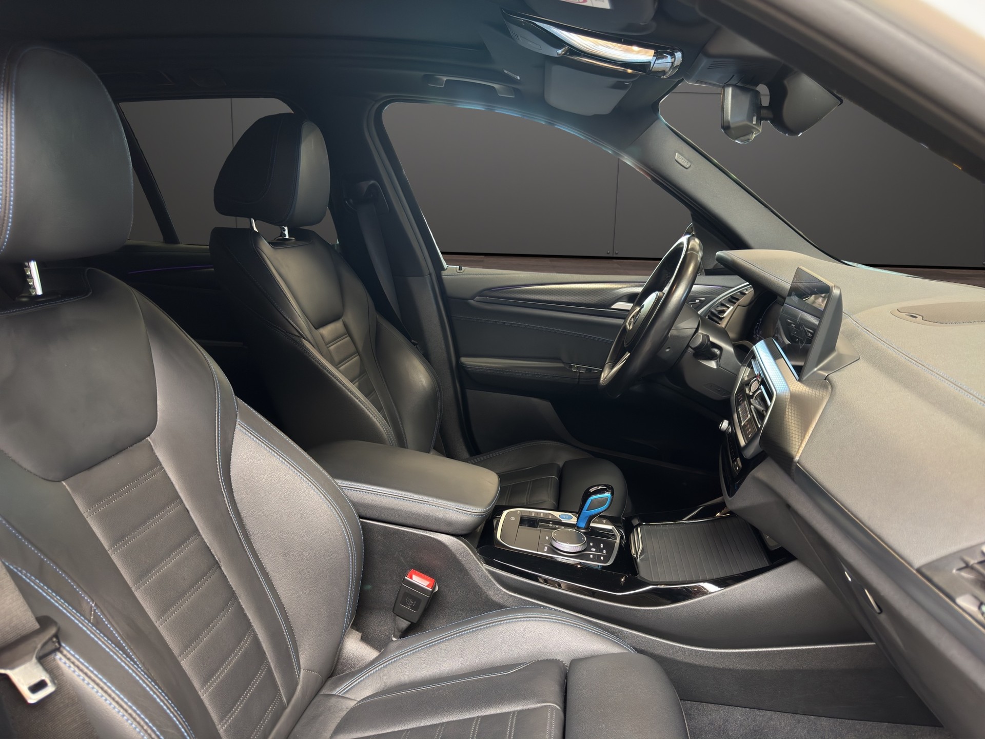 BMW iX3 Impressive-image-17