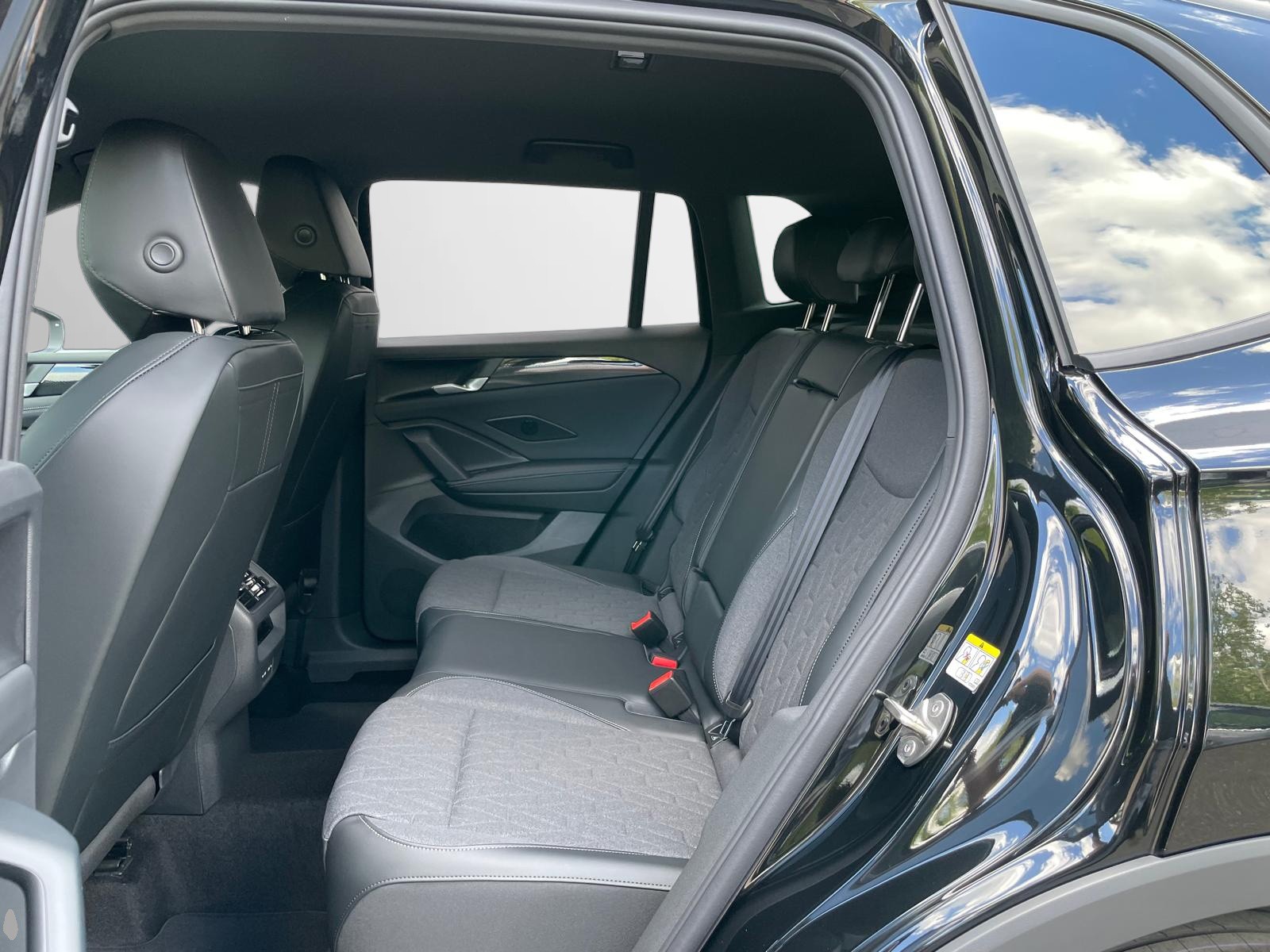 VW Tiguan UNITED 1.5 eTSI 150PS DSG-image-5