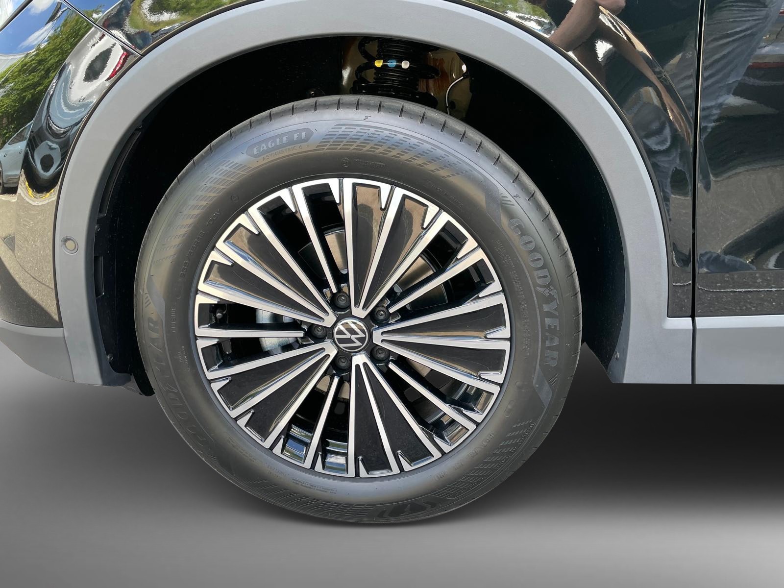VW Tiguan UNITED 1.5 eTSI 150PS DSG-image-2