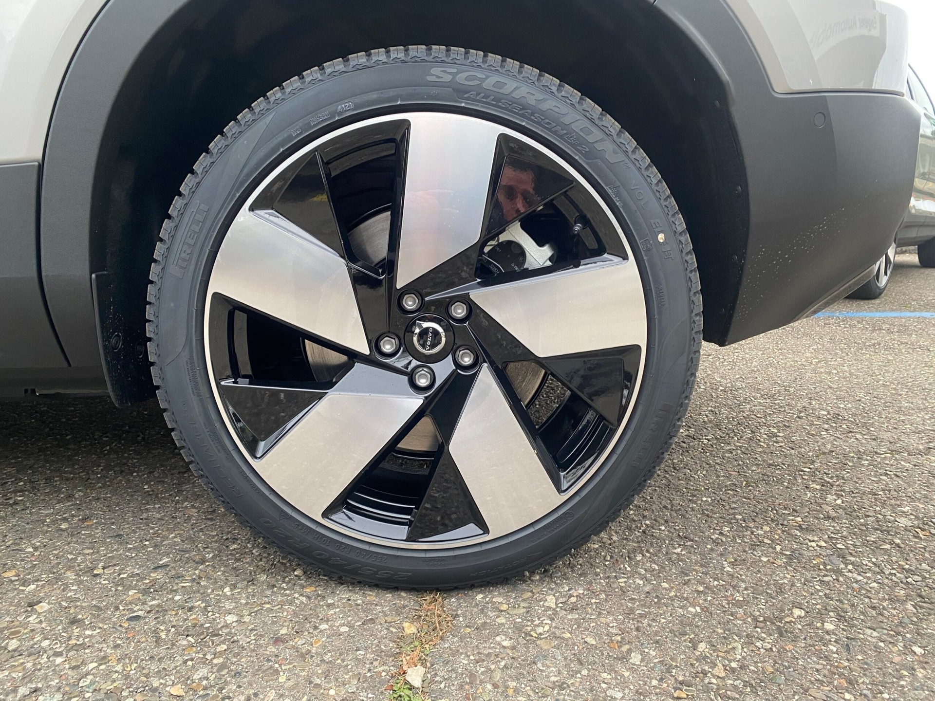 VOLVO C40 Recharge P8 Twin AWD Pure Electric Ultimate-image-14