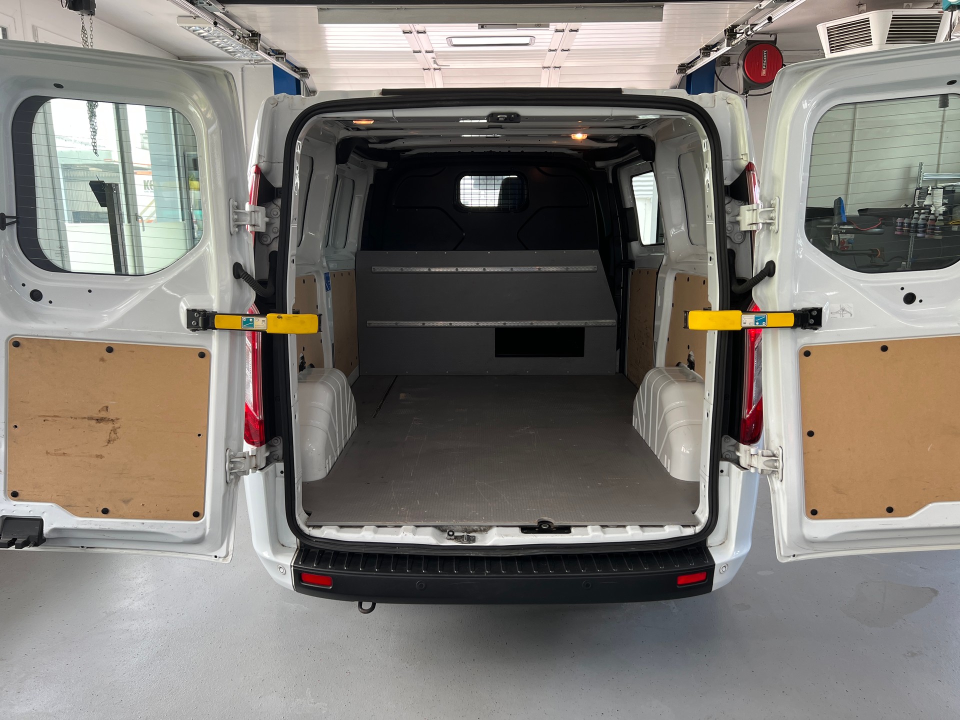 FORD Transit Custom Van 320 L1H1 Ambiente-image-10