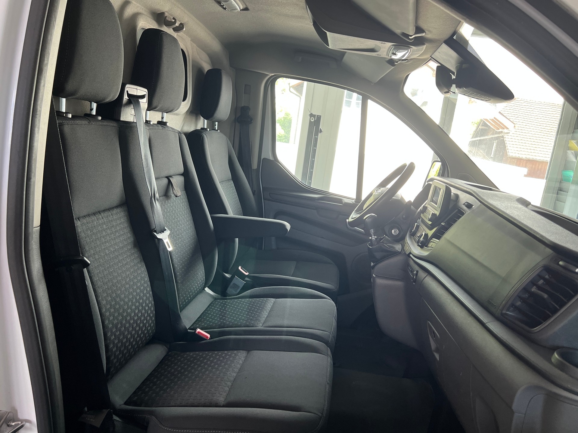 FORD Transit Custom Van 320 L1H1 Ambiente-image-6