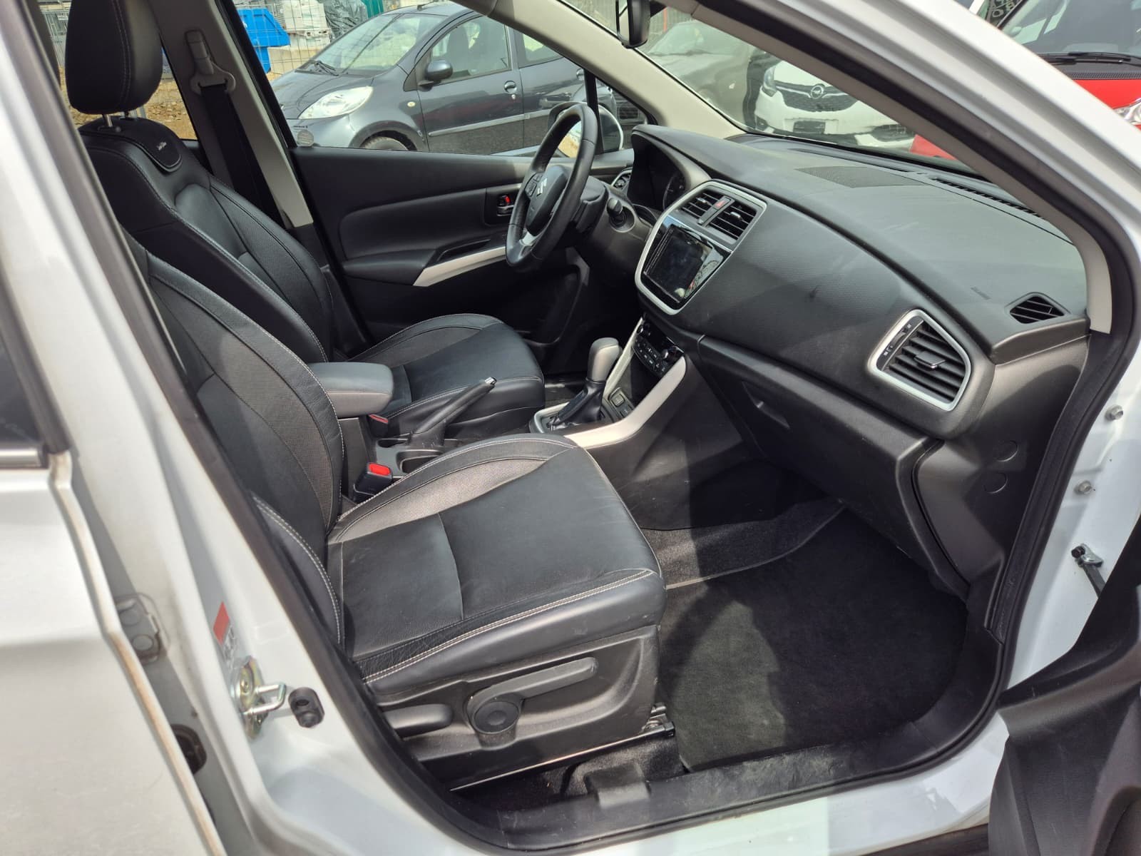 SUZUKI SX4 S-Cross 1.6 16V Compact Top 4WD CVT7-image-6