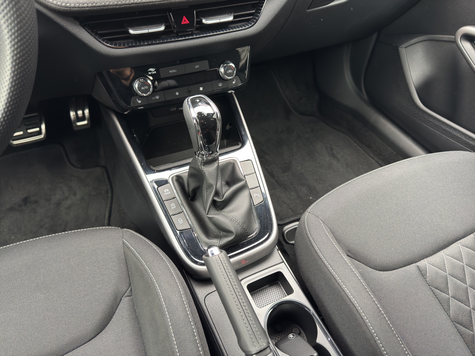 SKODA Fabia 1.0 TSI Dynamic DSG-image-10