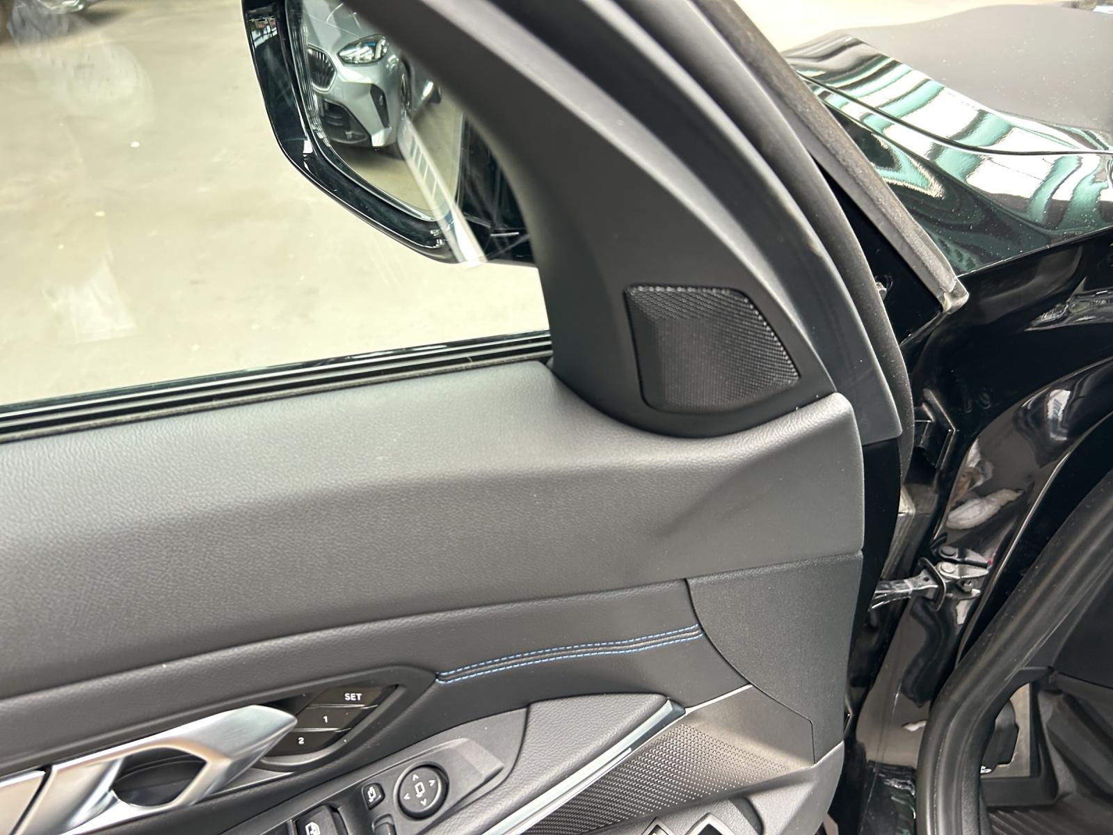 BMW 330e xDrive SAG Touring-image-13